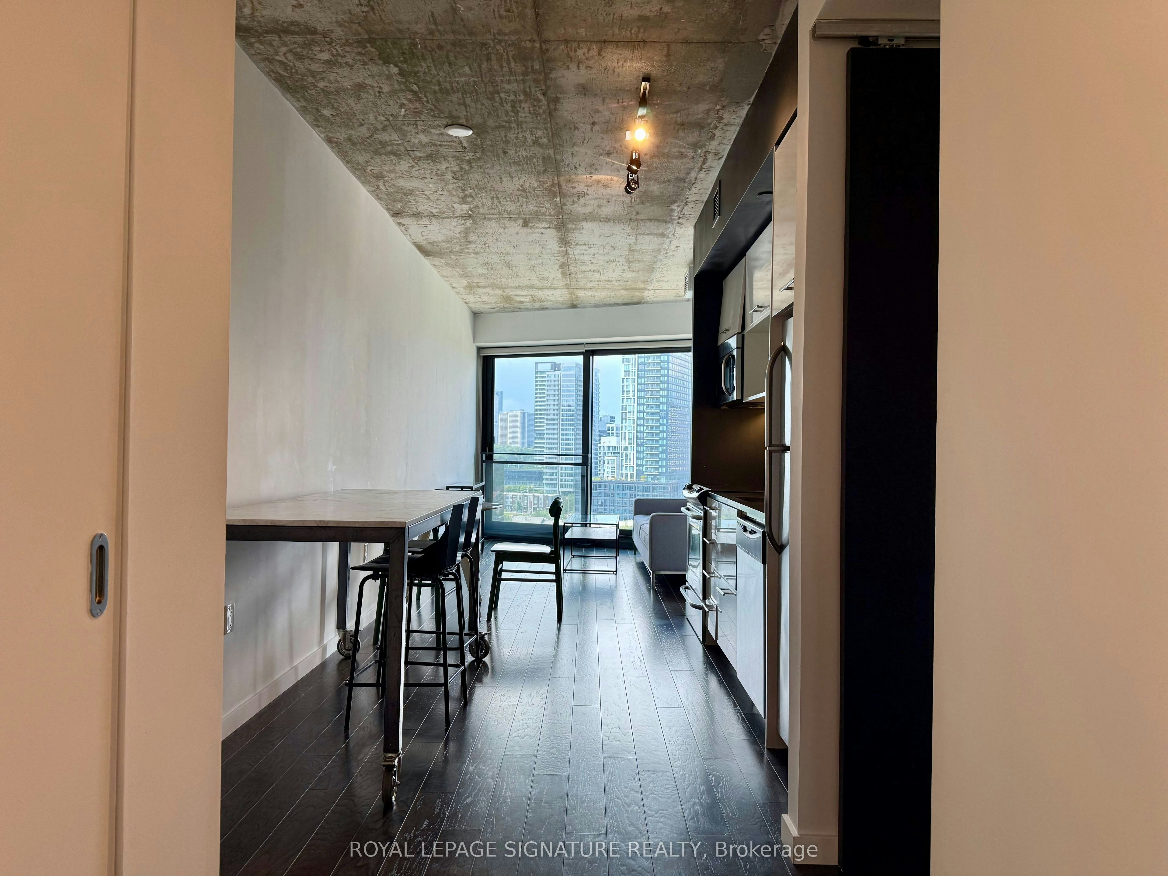 1402-51 Trolley Crescent, Toronto, ON, M5A 0E9 - 3