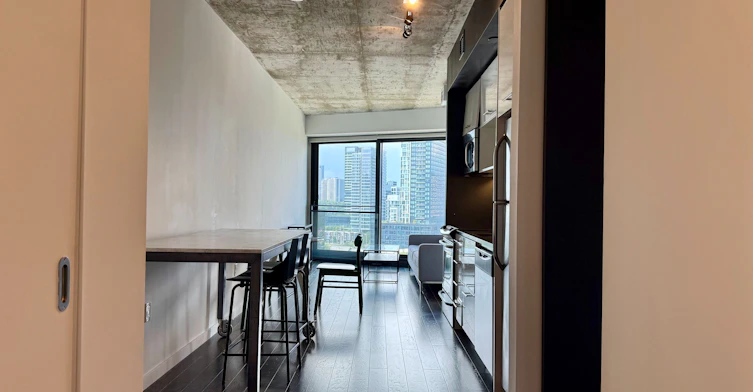 1402-51 Trolley Crescent, Toronto, ON, M5A 0E9 - 3