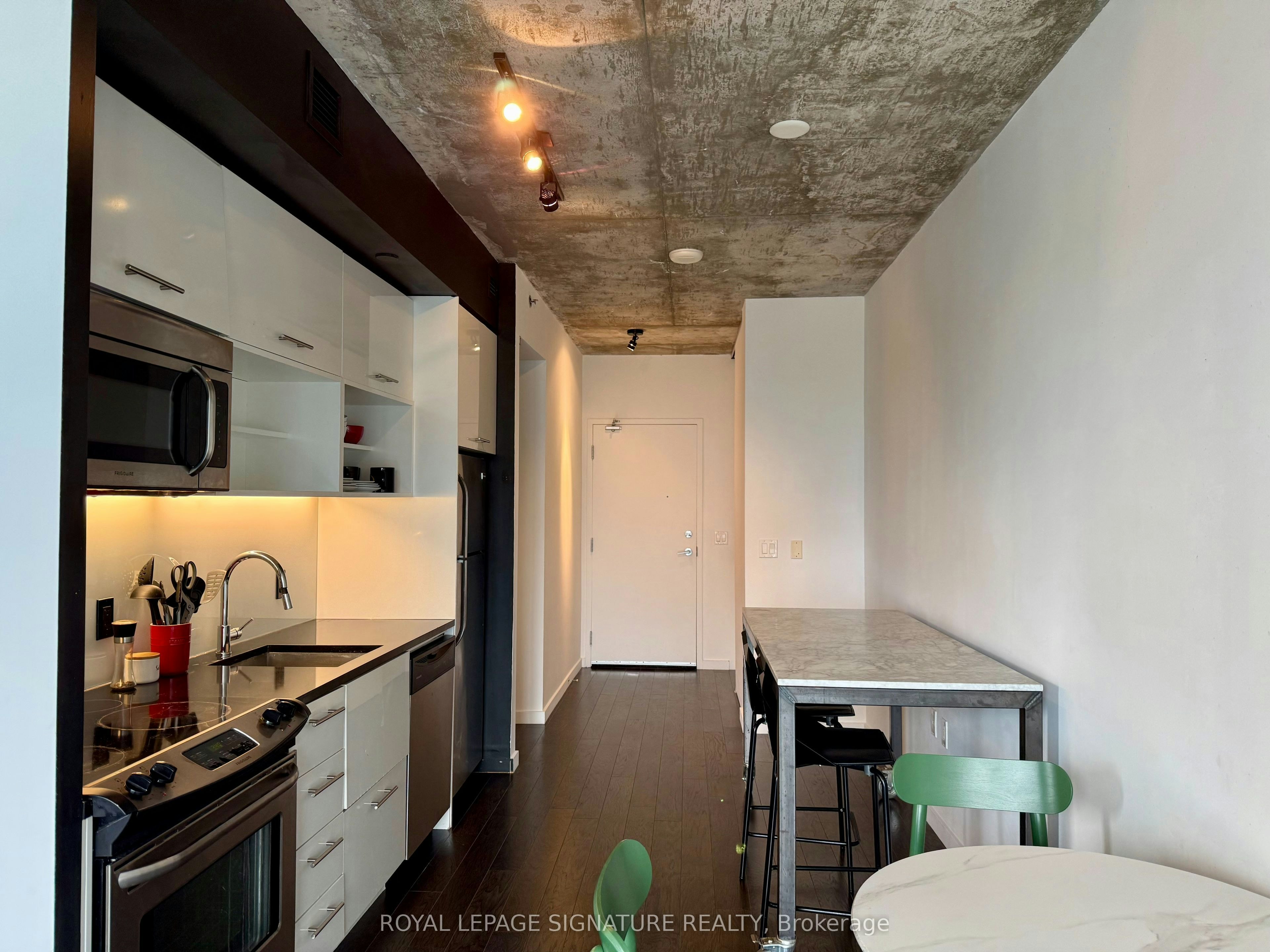 1402-51 Trolley Crescent, Toronto, ON, M5A 0E9 - 7