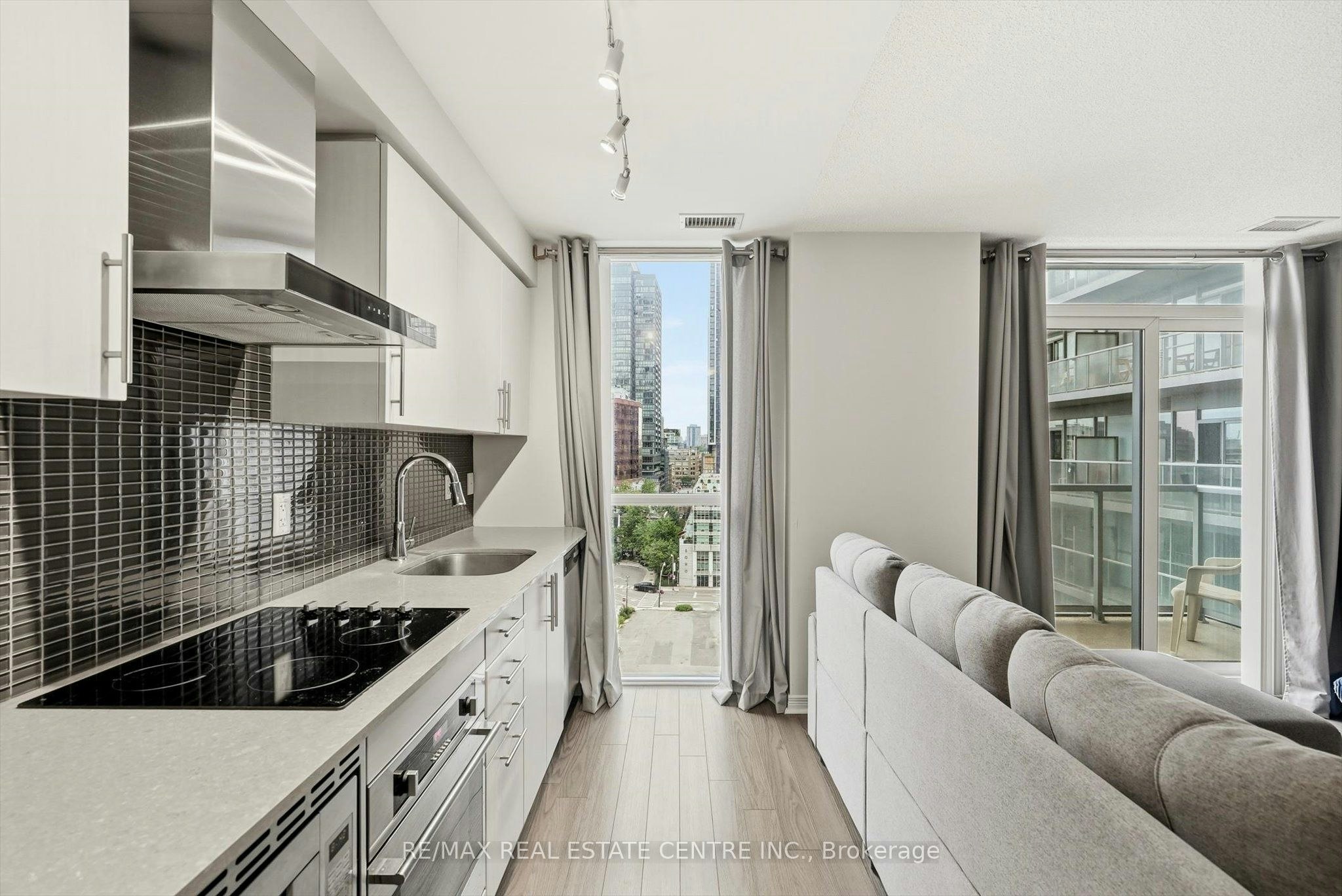 1010-352 Front Street W, Toronto, ON, M5V 0K3 - 15