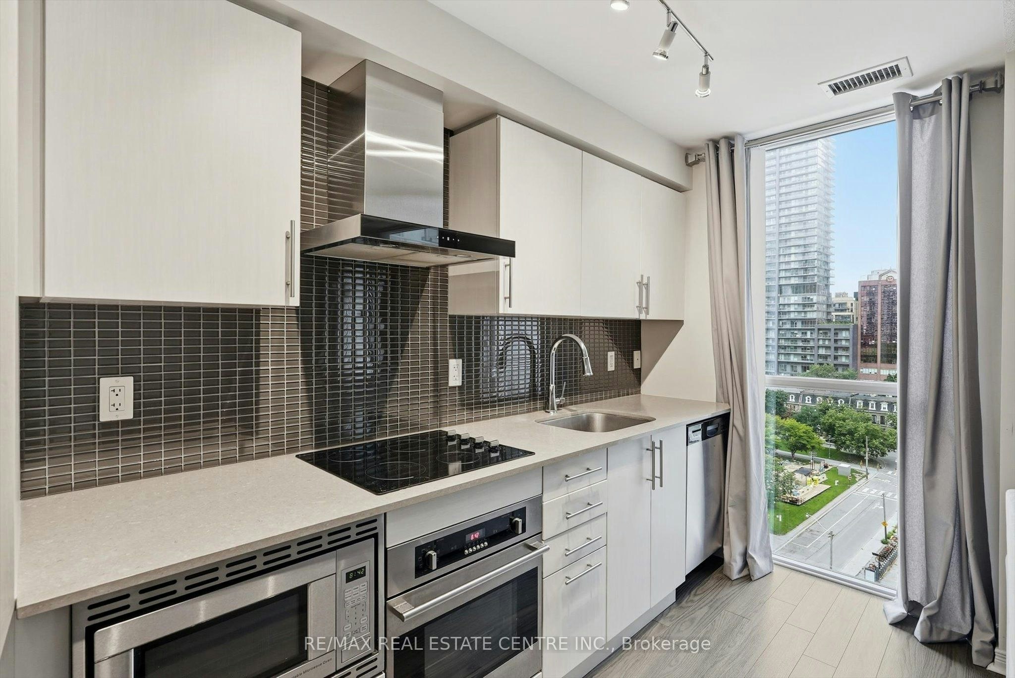 1010-352 Front Street W, Toronto, ON, M5V 0K3 - 14