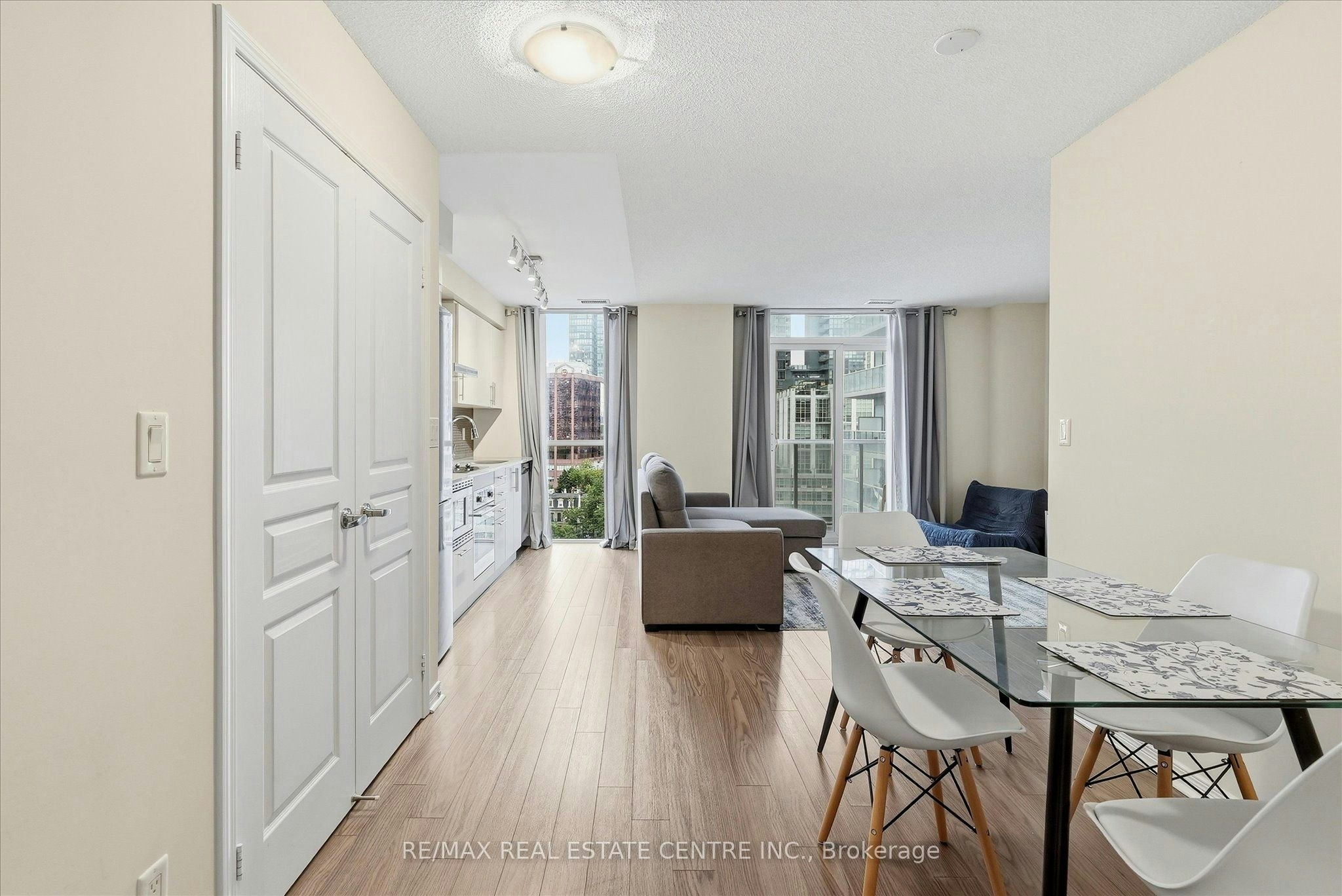 1010-352 Front Street W, Toronto, ON, M5V 0K3 - 4