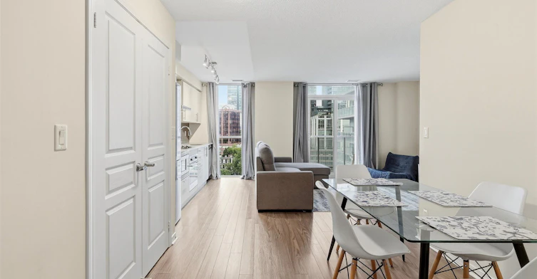 1010-352 Front Street W, Toronto, ON, M5V 0K3 - 4