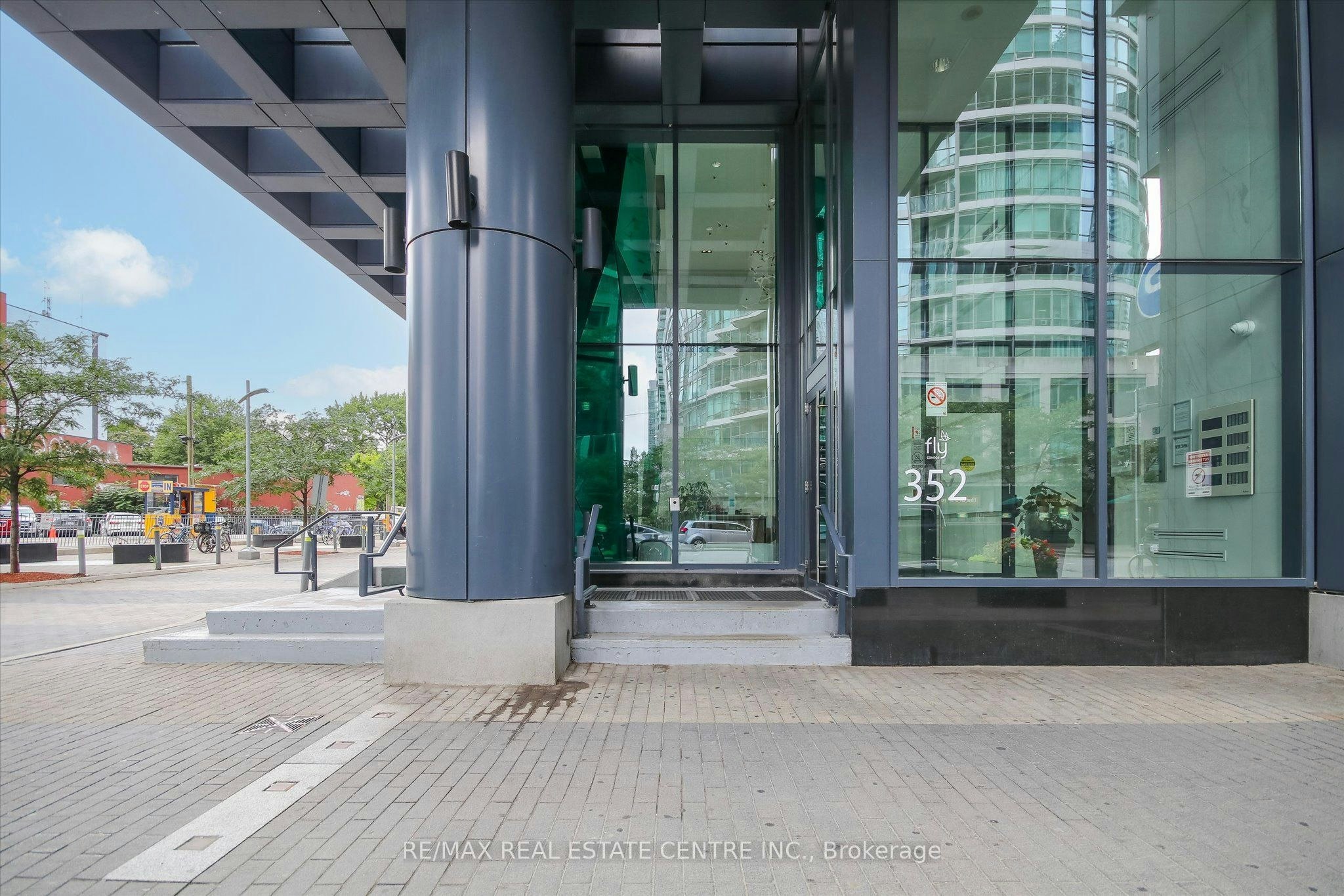 1010-352 Front Street W, Toronto, ON, M5V 0K3 - 2