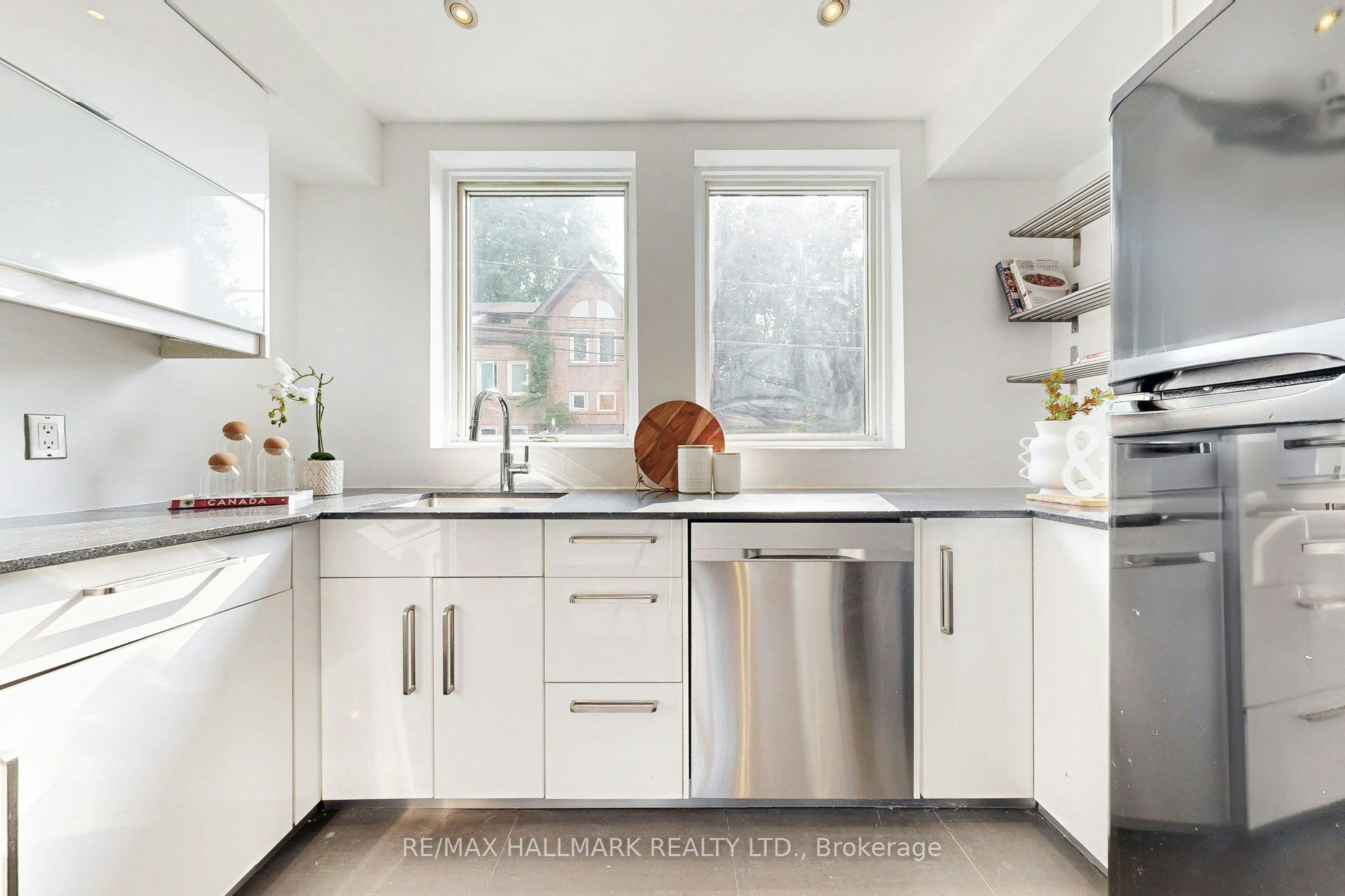 216 Milan Street, Toronto, ON, M5A 3Z6 - 11