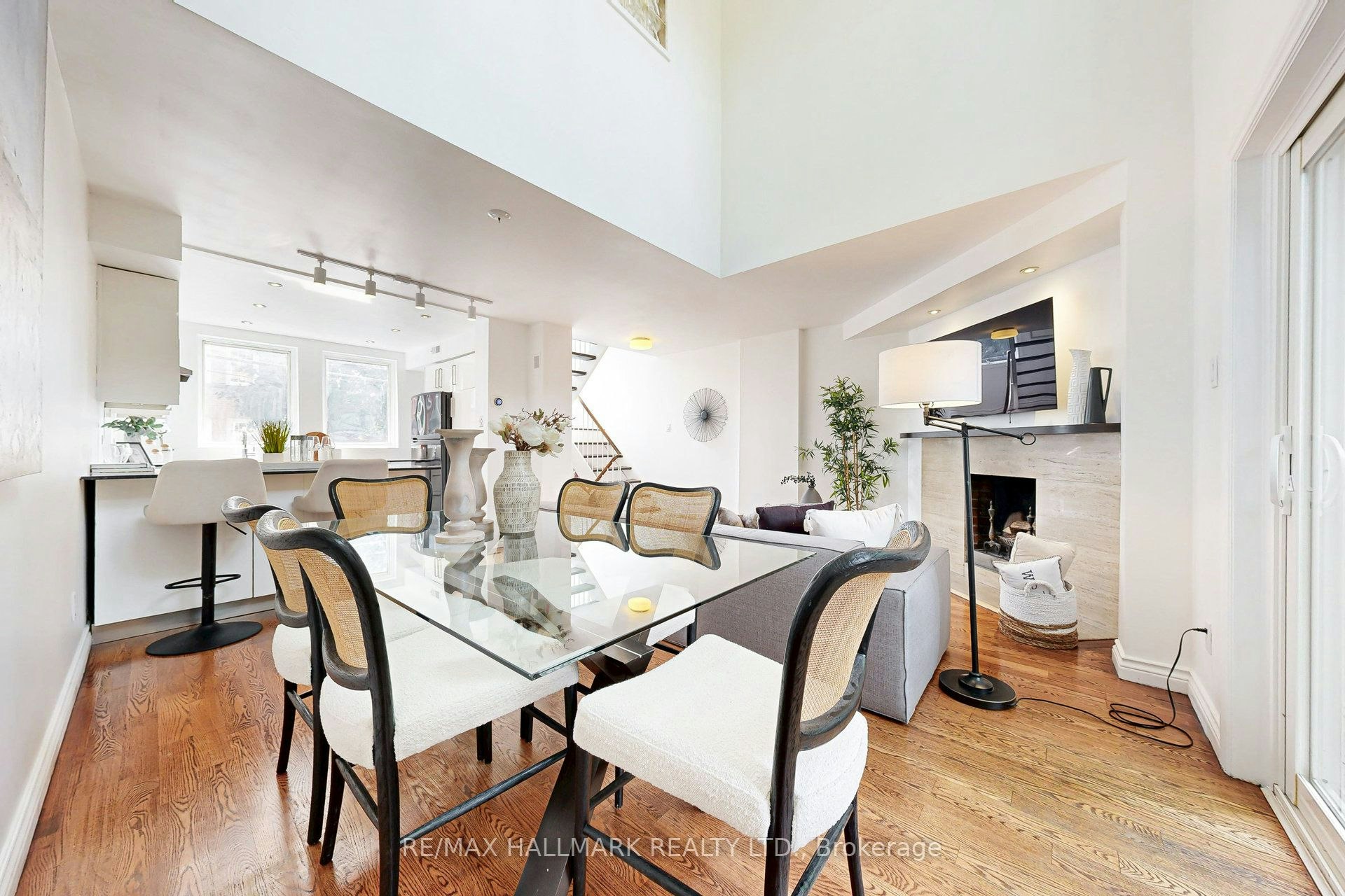 216 Milan Street, Toronto, ON, M5A 3Z6 - 8