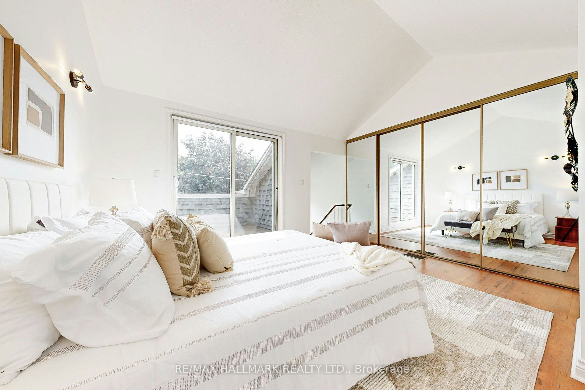 216 Milan Street, Toronto, ON, M5A 3Z6 - 18