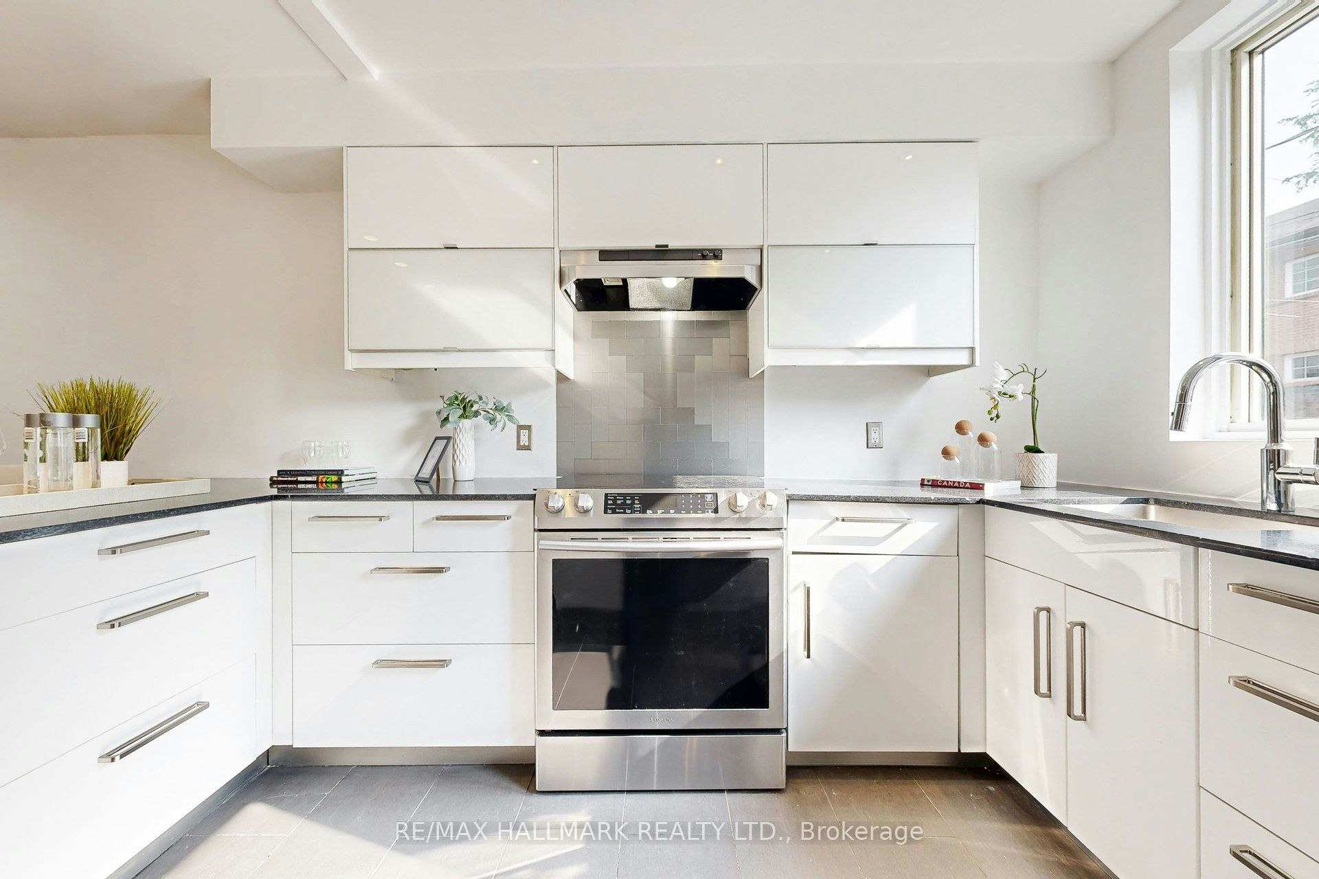 216 Milan Street, Toronto, ON, M5A 3Z6 - 10