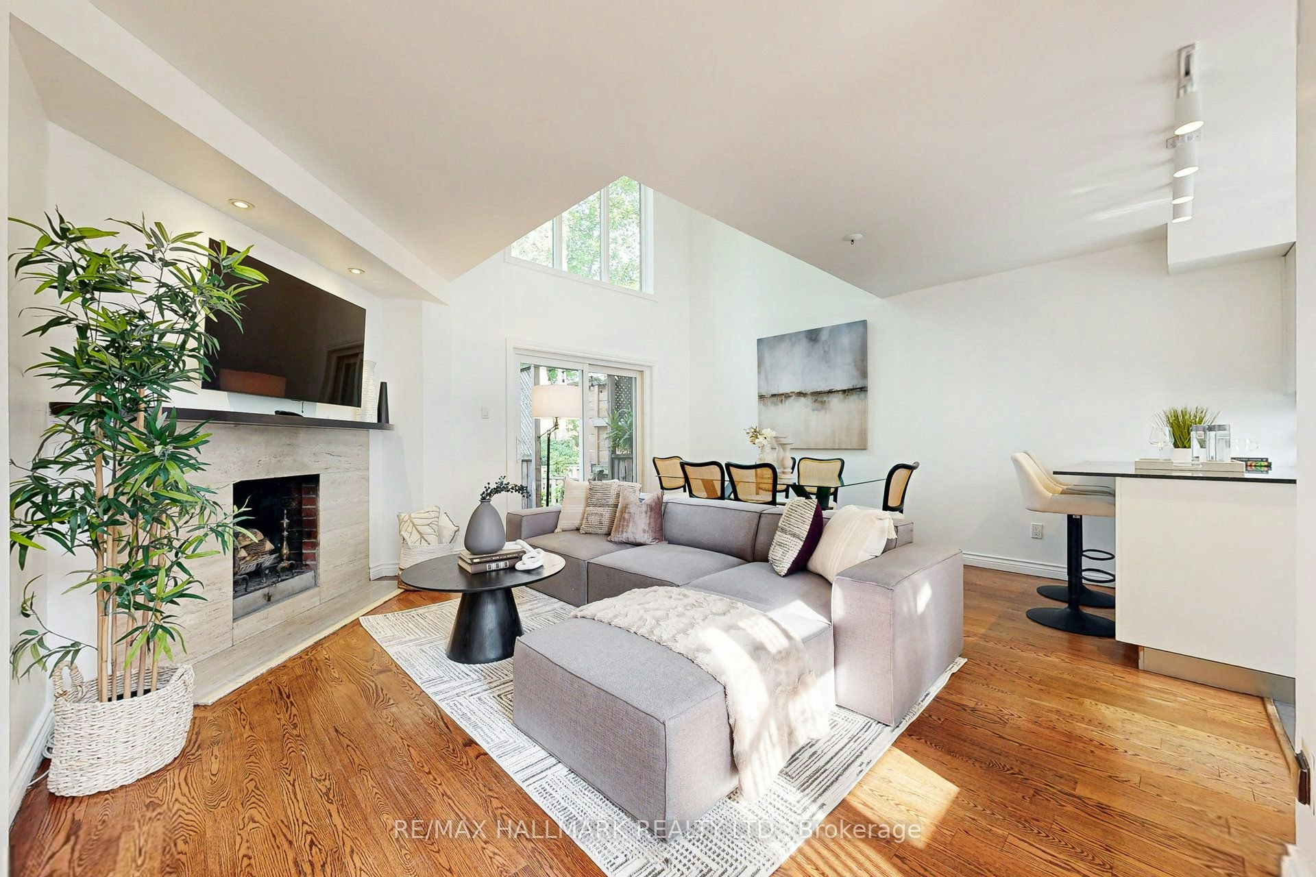216 Milan Street, Toronto, ON, M5A 3Z6 - 3