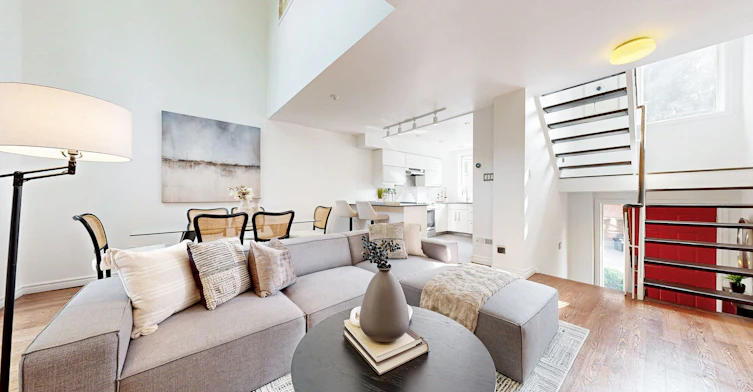 216 Milan Street, Toronto, ON, M5A 3Z6 - 4