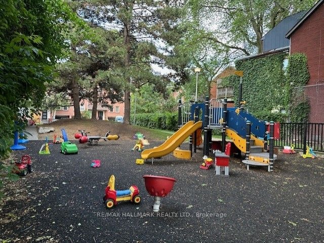 216 Milan Street, Toronto, ON, M5A 3Z6 - 35
