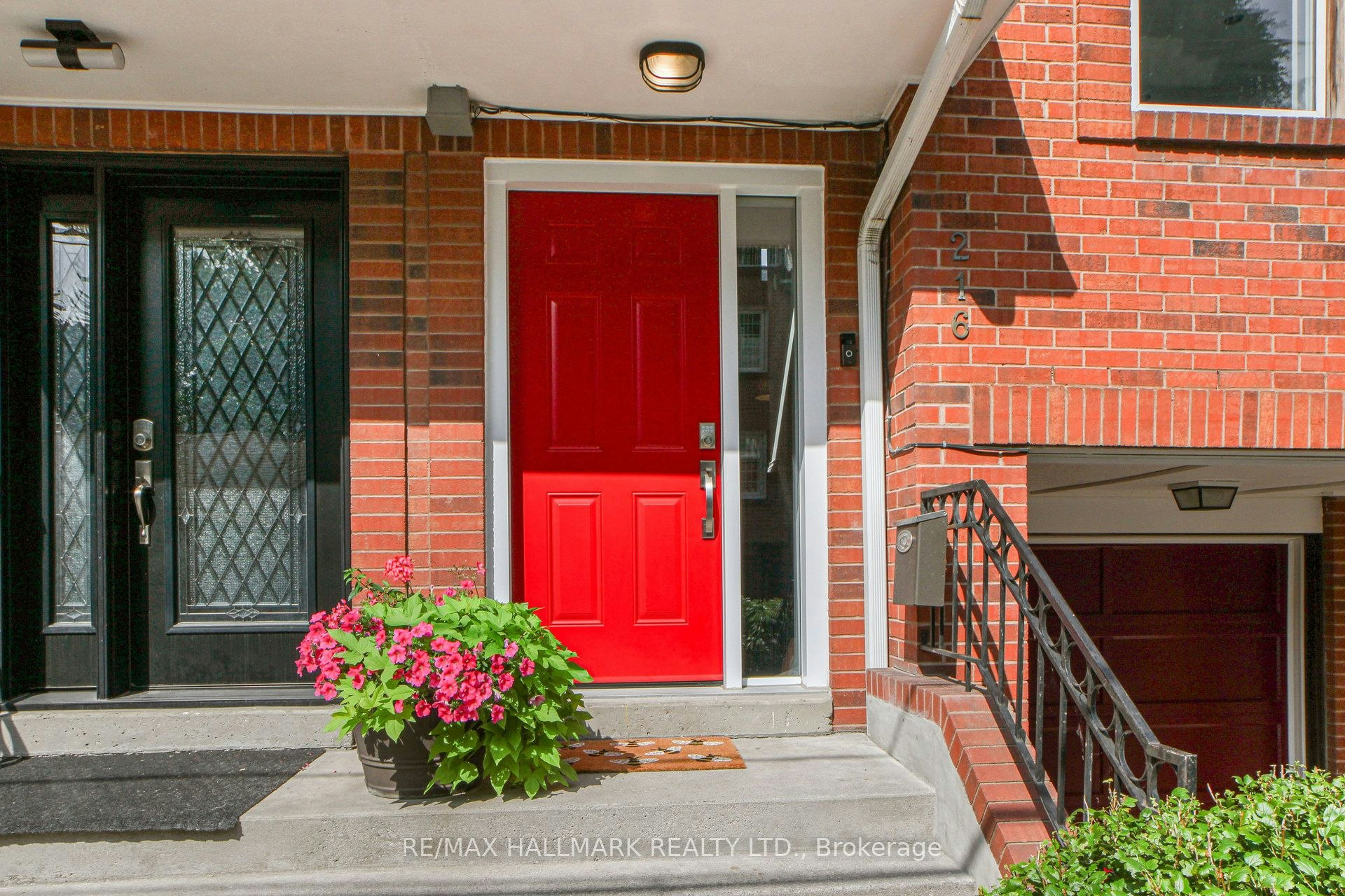 216 Milan Street, Toronto, ON, M5A 3Z6