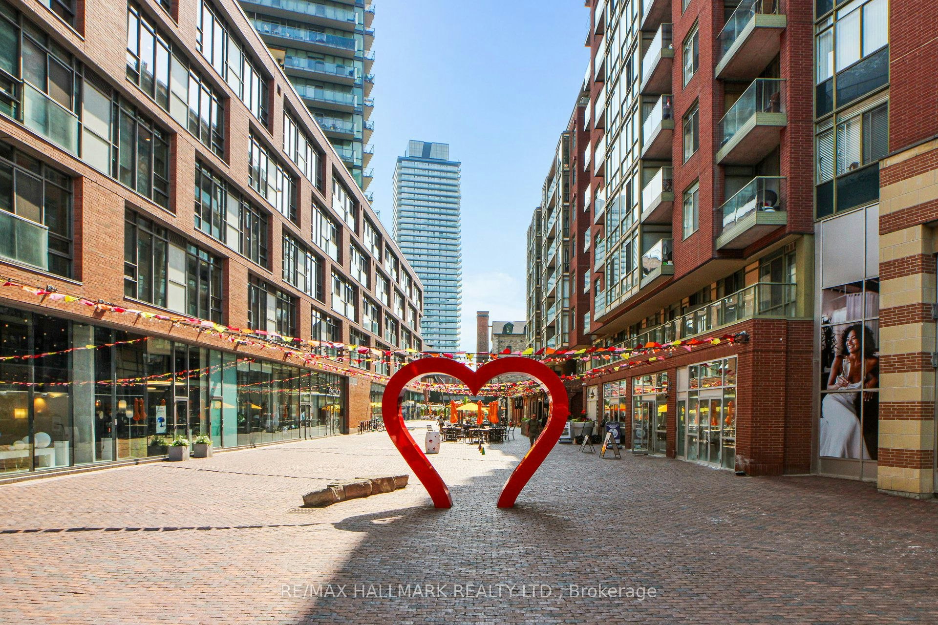 216 Milan Street, Toronto, ON, M5A 3Z6 - 32
