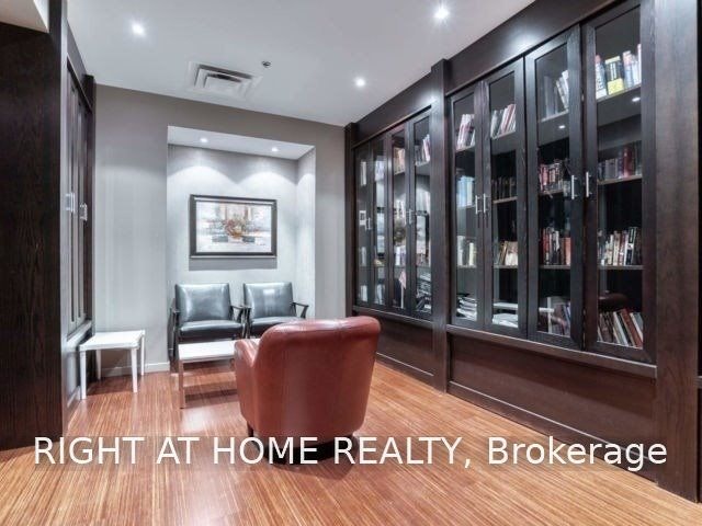 2501-23 Hollywood Avenue, Toronto, ON, M4L 2K4 - 17