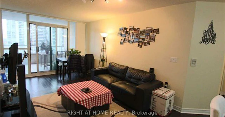 2501-23 Hollywood Avenue, Toronto, ON, M4L 2K4 - 6