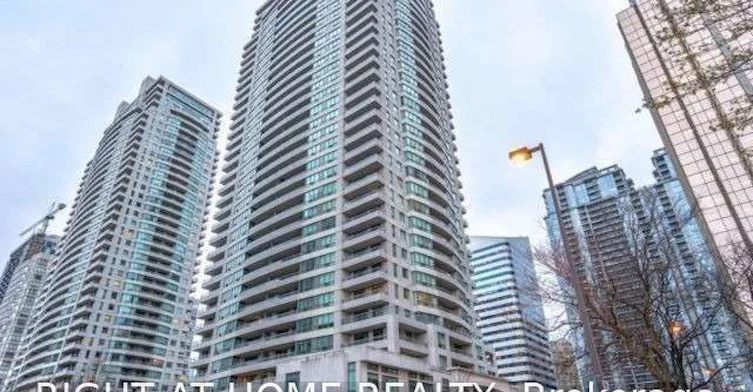 2501-23 Hollywood Avenue, Toronto, ON, M4L 2K4