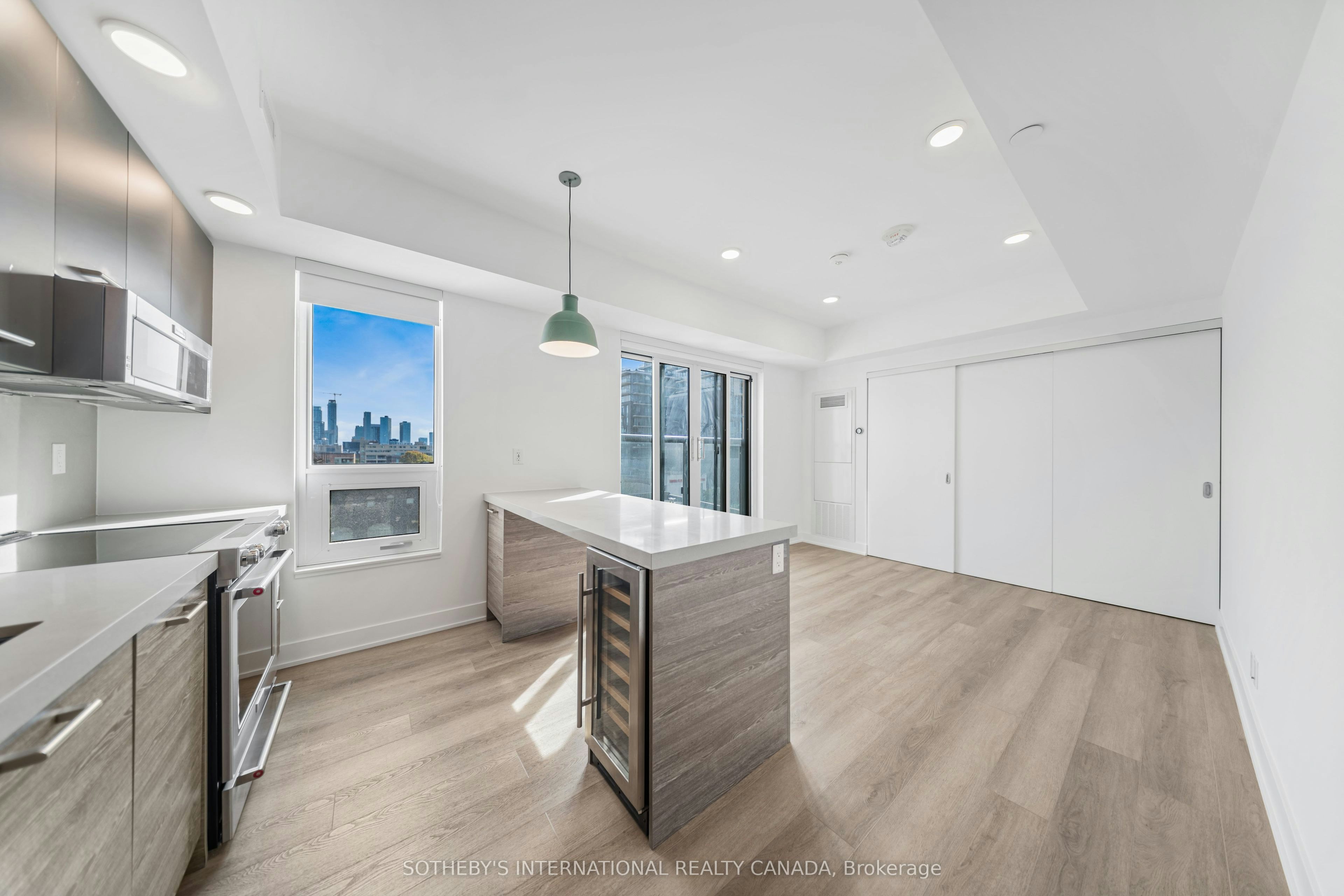 802-484 Spadina Avenue, Toronto, ON, M5S 0E4