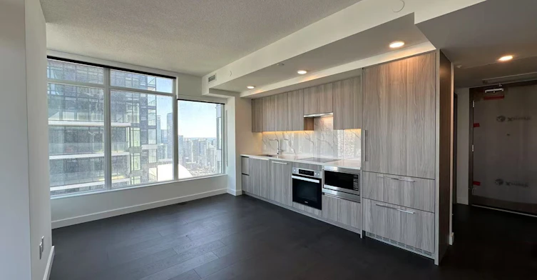 4605-3 Concord Cityplace Way, Toronto, ON, M5V 0X4 - 2
