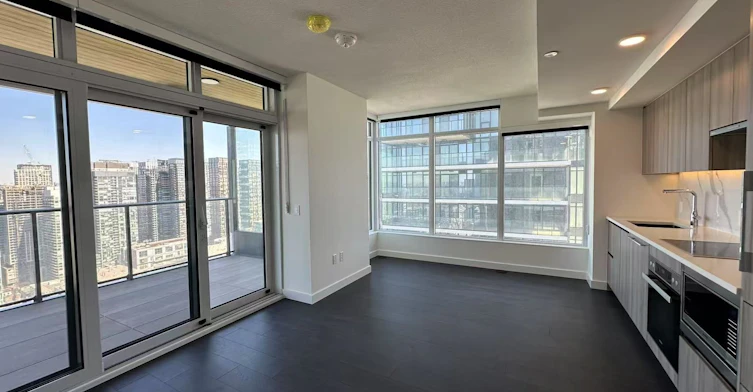 4605-3 Concord Cityplace Way, Toronto, ON, M5V 0X4 - 9