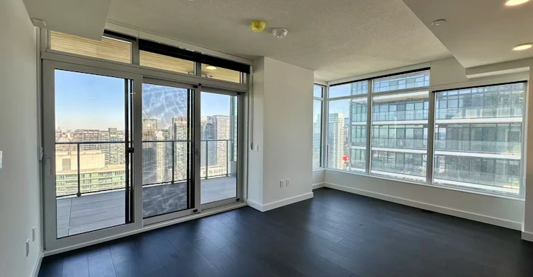 4605-3 Concord Cityplace Way, Toronto, ON, M5V 0X4