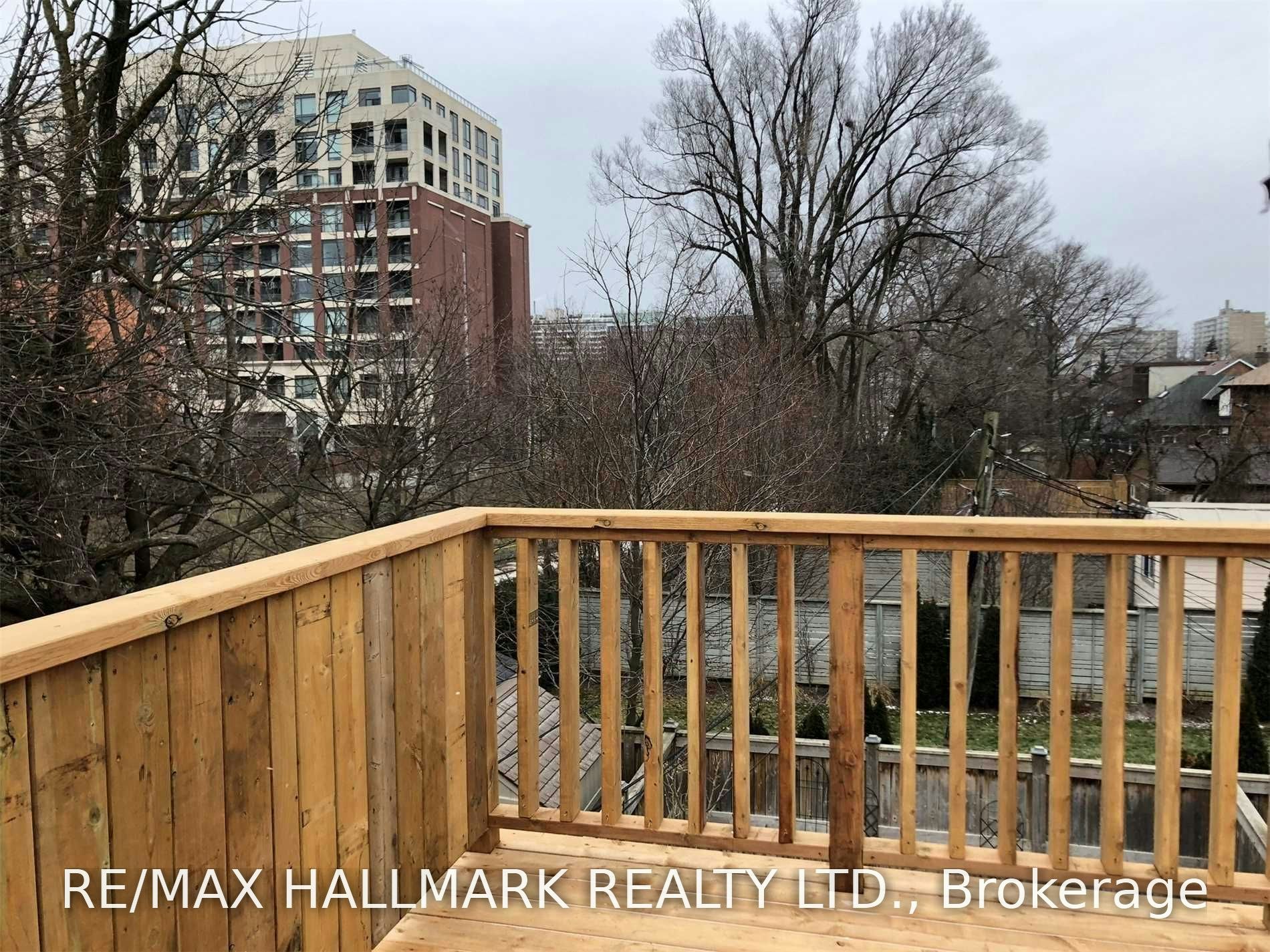 Upper-37 Lola Road, Toronto, ON, M5P 1E5 - 12