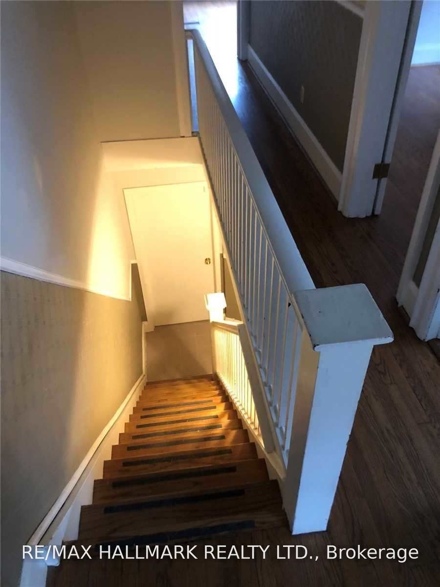 Upper-37 Lola Road, Toronto, ON, M5P 1E5 - 4
