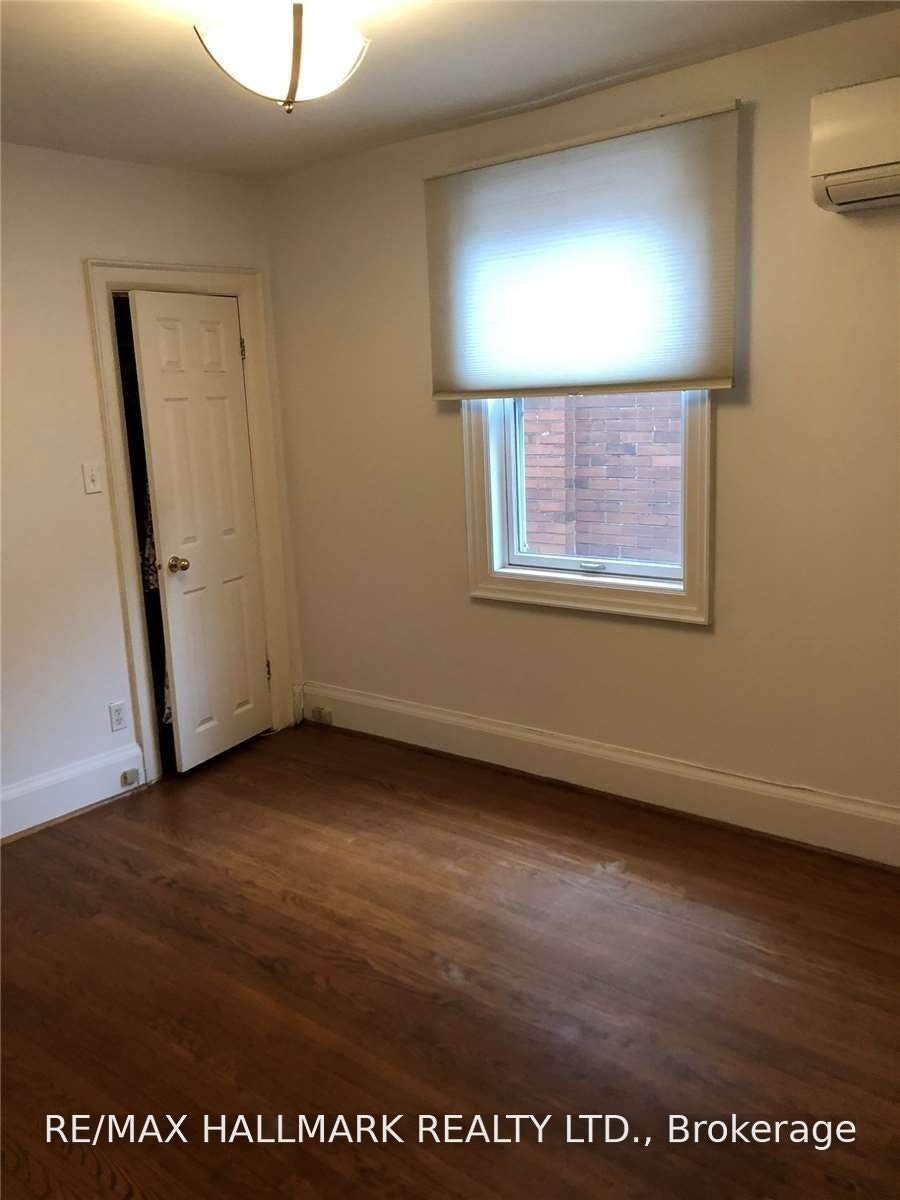 Upper-37 Lola Road, Toronto, ON, M5P 1E5 - 9