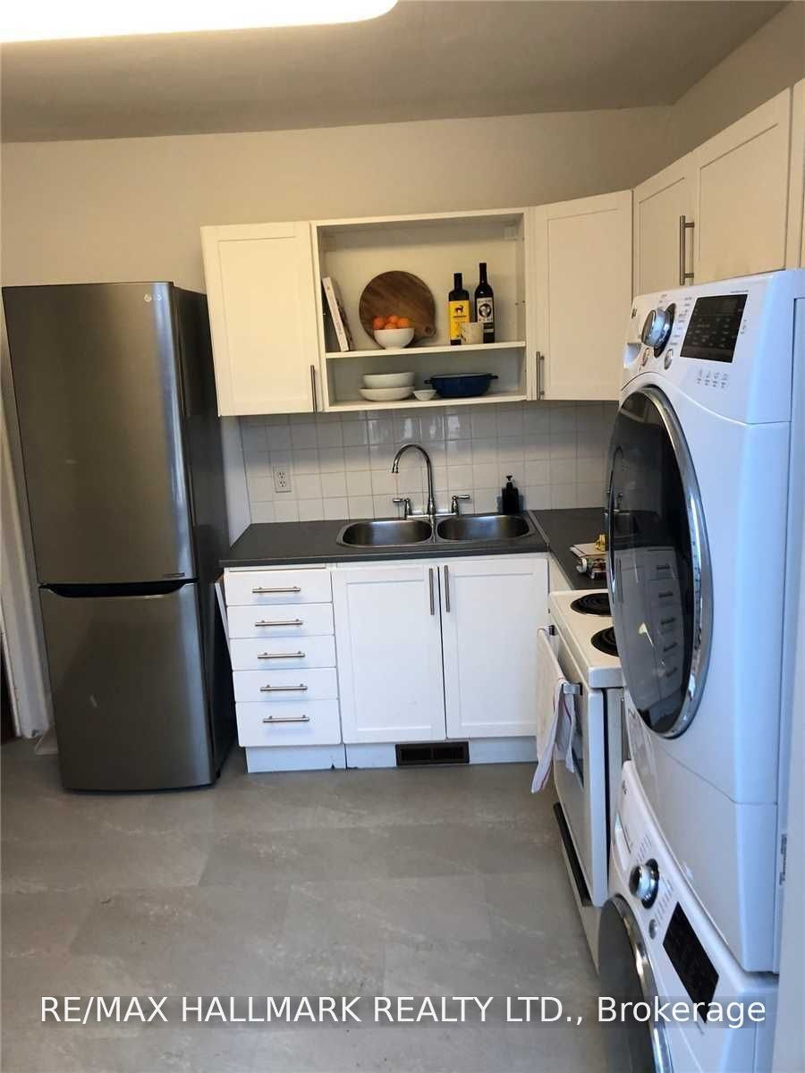 Upper-37 Lola Road, Toronto, ON, M5P 1E5 - 6
