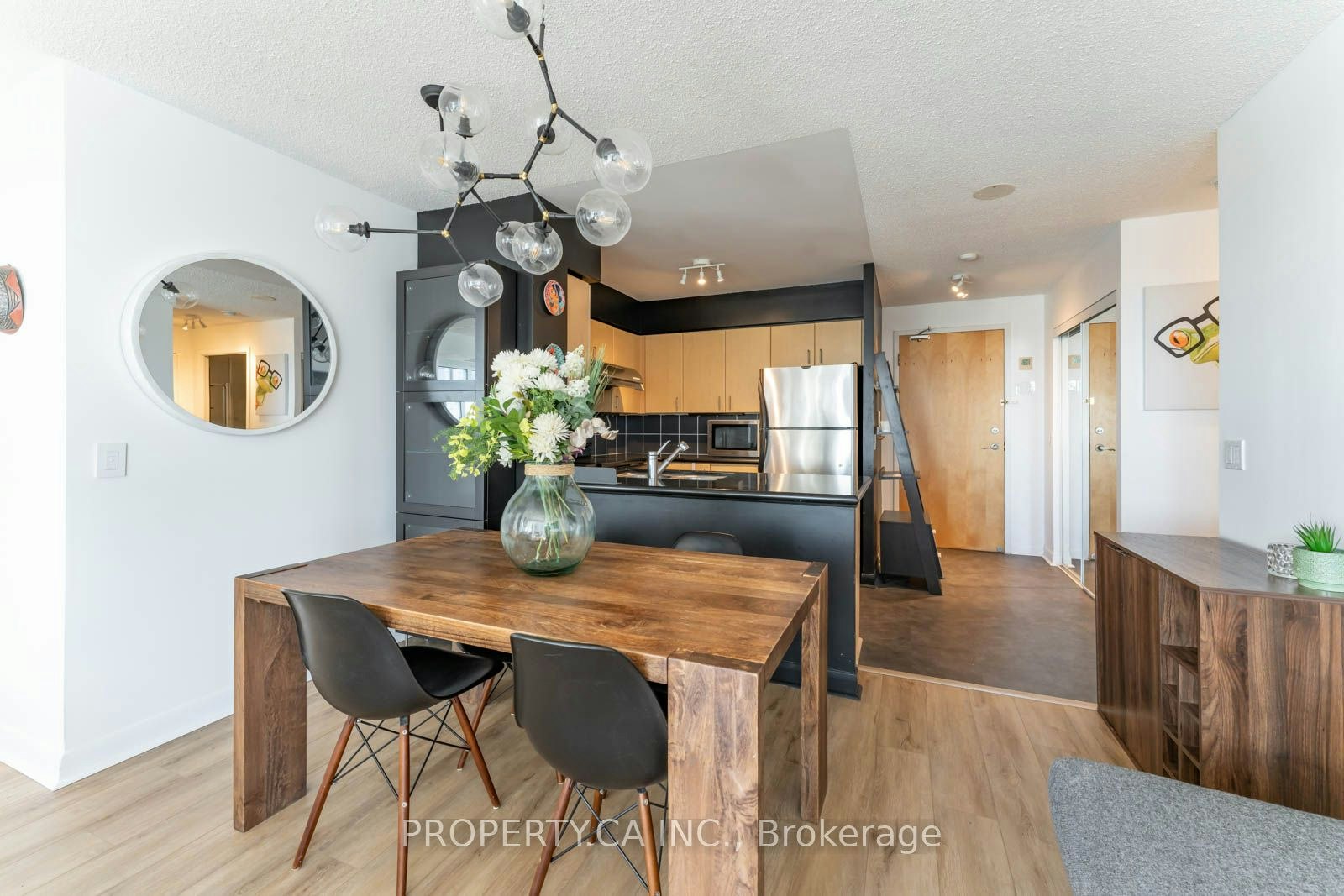 1609-4978 Yonge Street, Toronto, ON, M2N 7G8