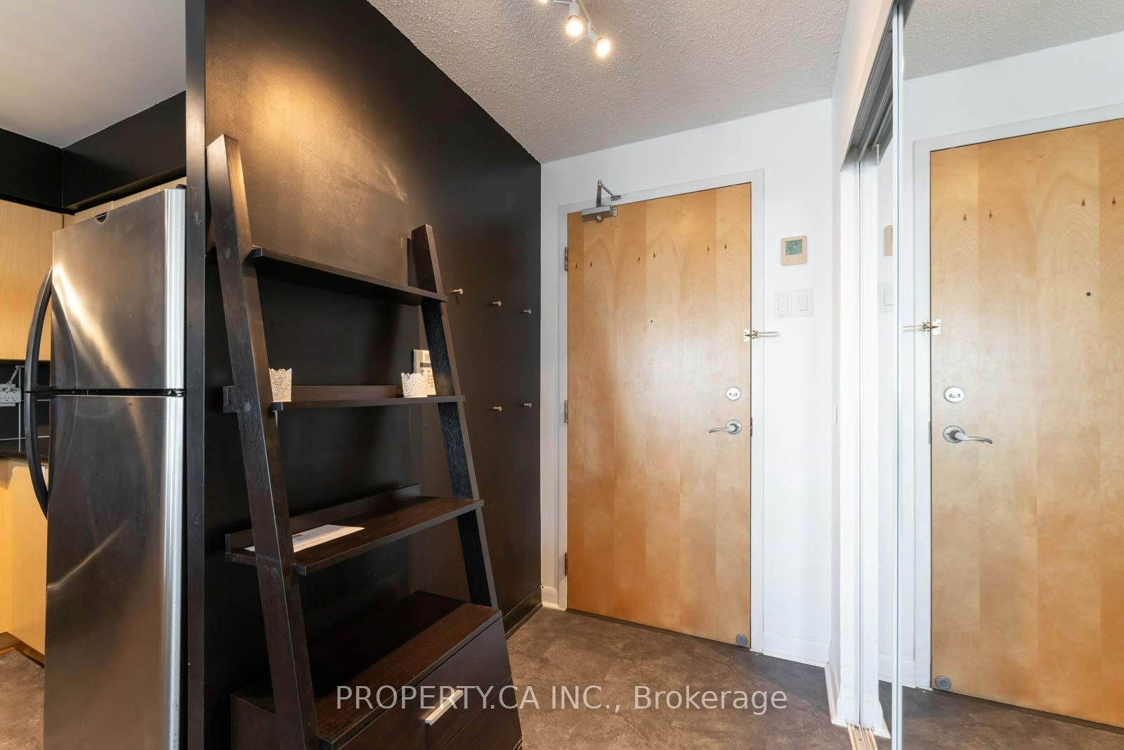 1609-4978 Yonge Street, Toronto, ON, M2N 7G8 - 2