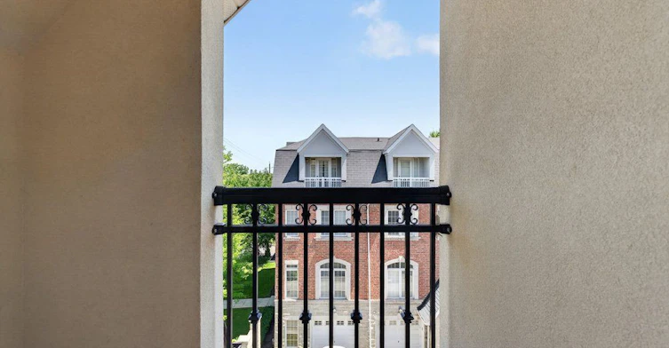 233 Finch Avenue E, Toronto, ON, M2N 4S1 - 28