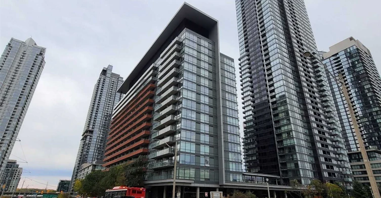 919-4k Spadina Avenue, Toronto, ON, M5V 3Y9 - 2