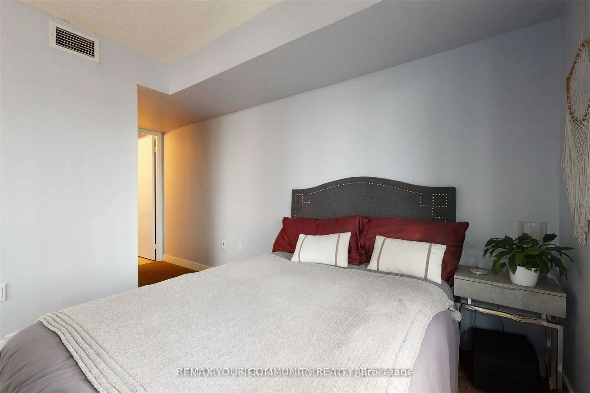919-4k Spadina Avenue, Toronto, ON, M5V 3Y9 - 18