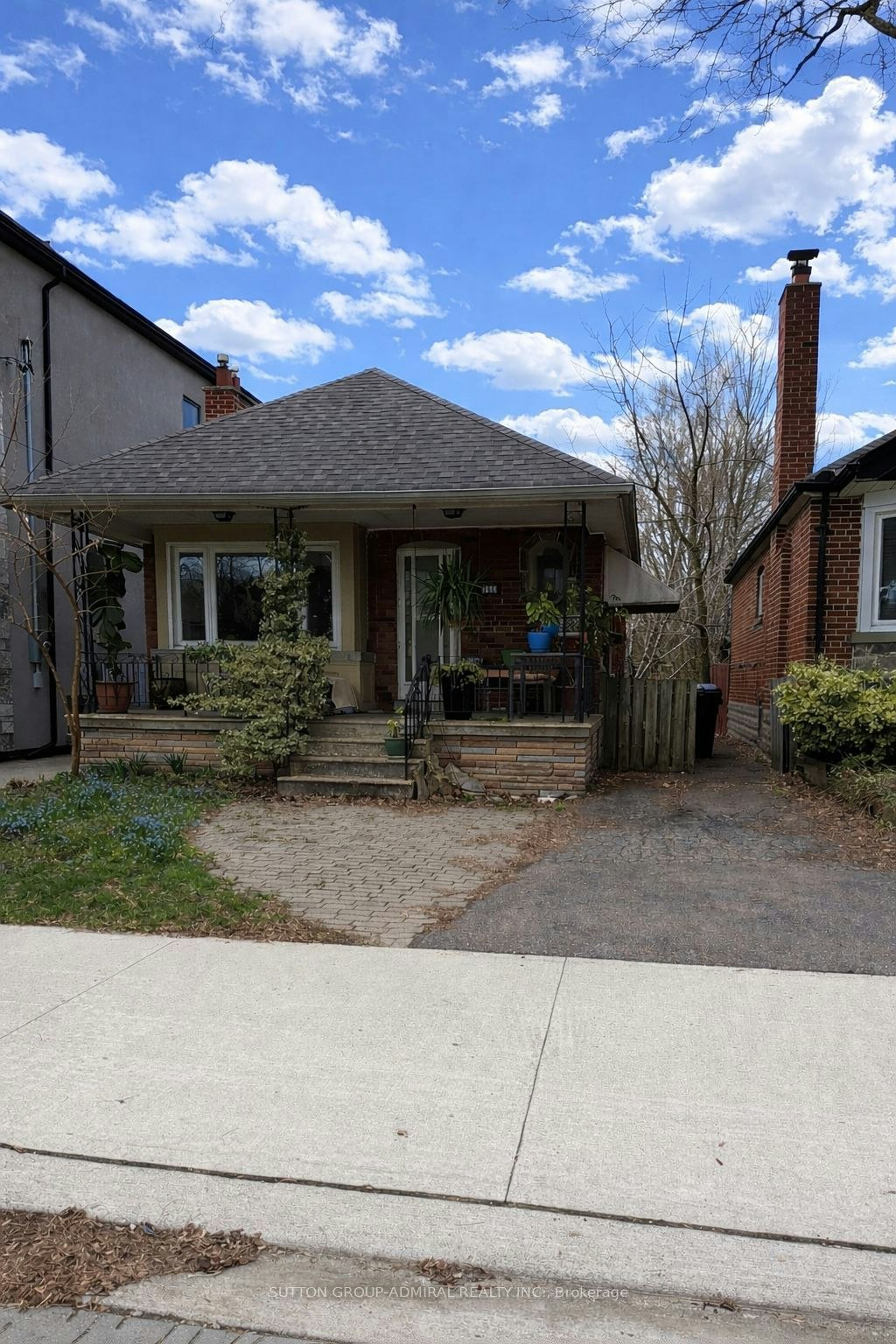 368 Winnett Avenue, Toronto, ON, M6C 3M1