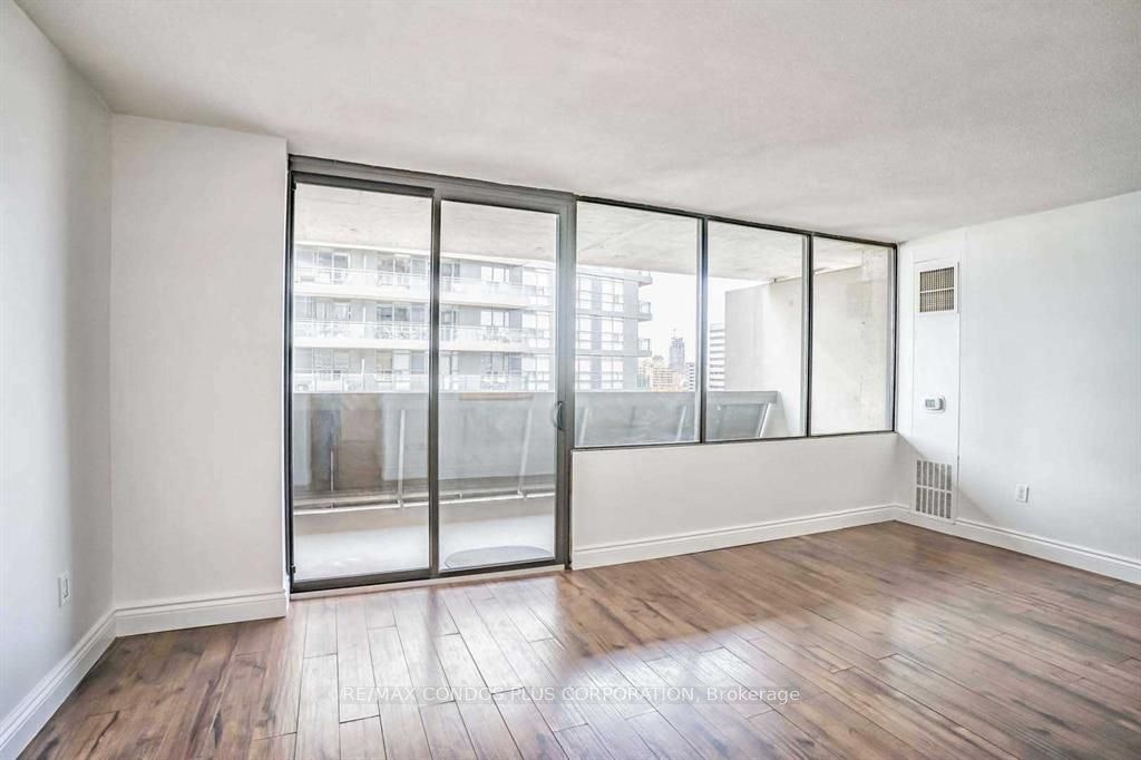 1011-720 Spadina Avenue, Toronto, ON, M5S 2T9