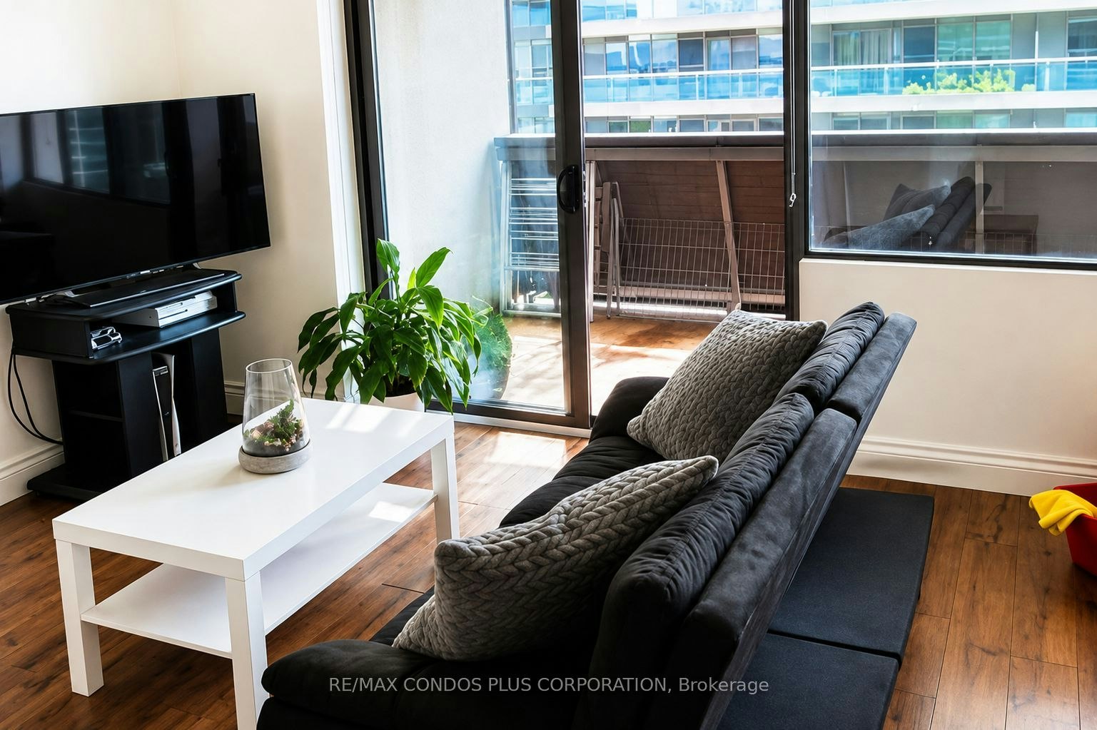 1011-720 Spadina Avenue, Toronto, ON, M5S 2T9 - 2