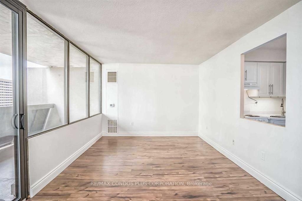 1011-720 Spadina Avenue, Toronto, ON, M5S 2T9 - 8
