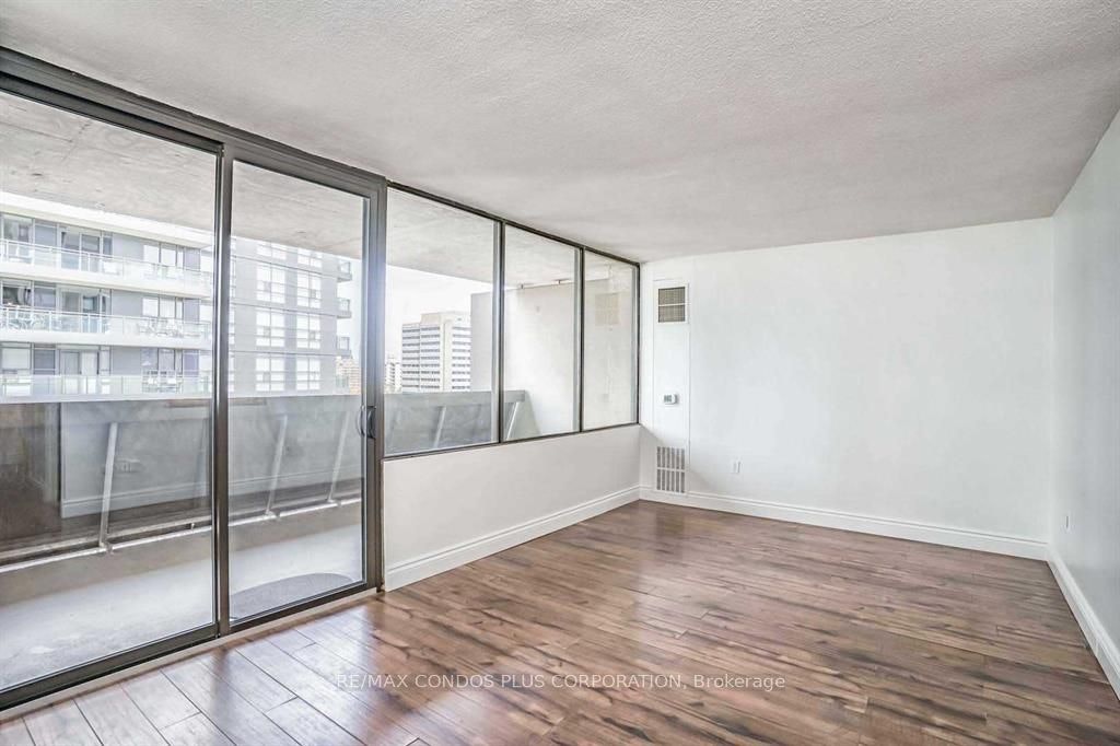 1011-720 Spadina Avenue, Toronto, ON, M5S 2T9 - 6