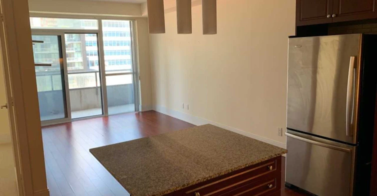 418-70 Roehampton Avenue, Toronto, ON, M4P 1R2 - 2