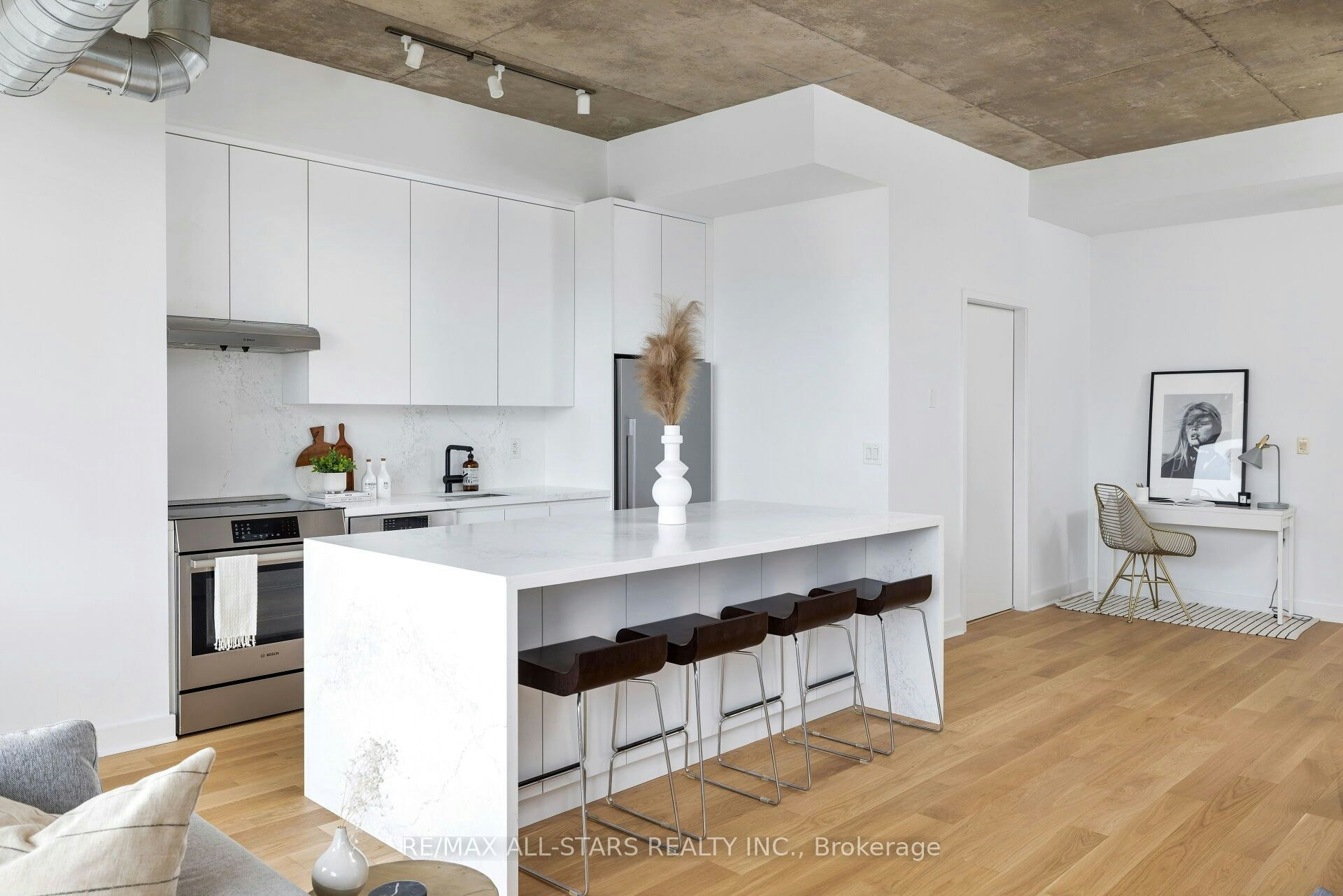 Ph1011-60 Bathurst Street, Toronto, ON, M5V 2P4 - 12