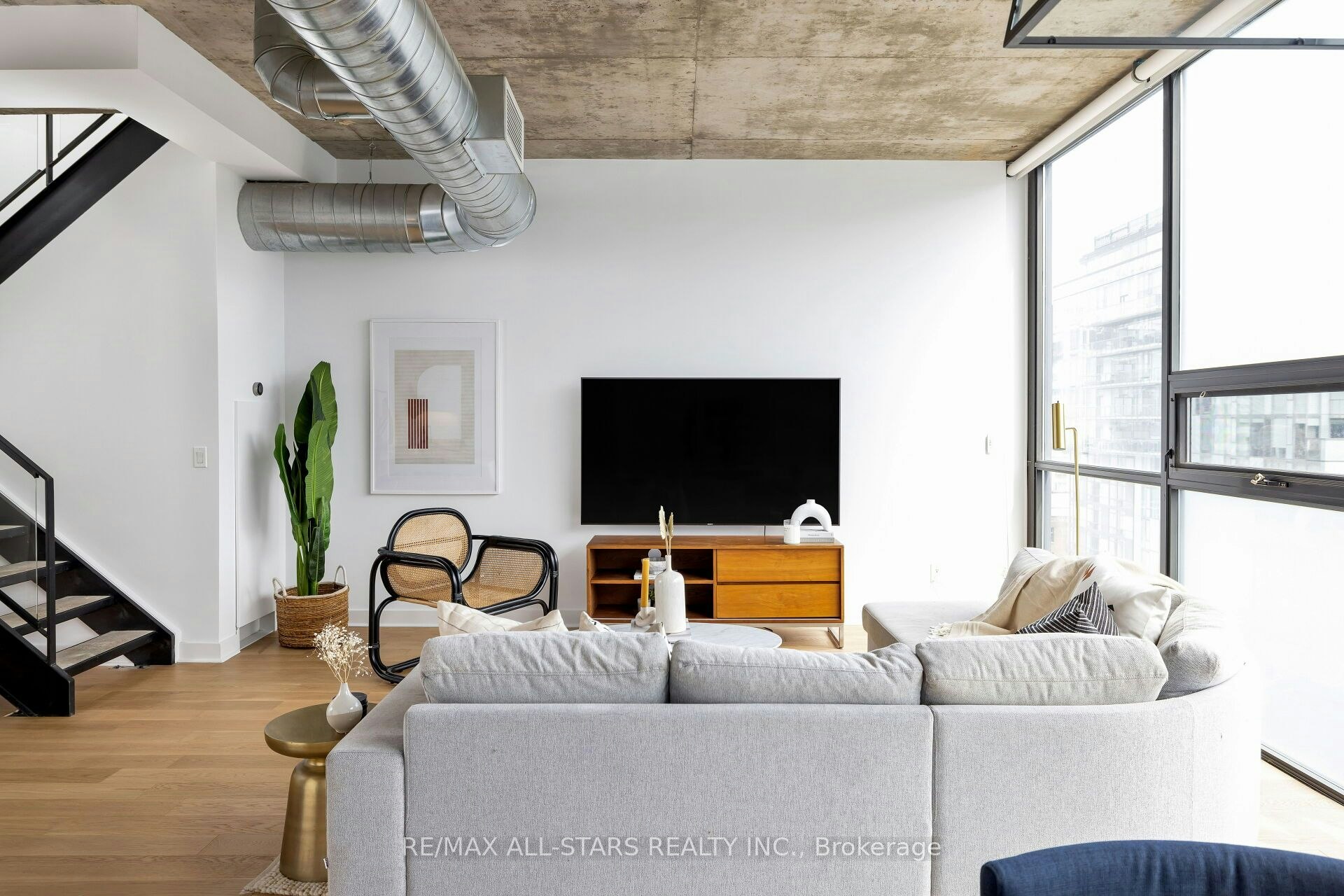 Ph1011-60 Bathurst Street, Toronto, ON, M5V 2P4 - 2