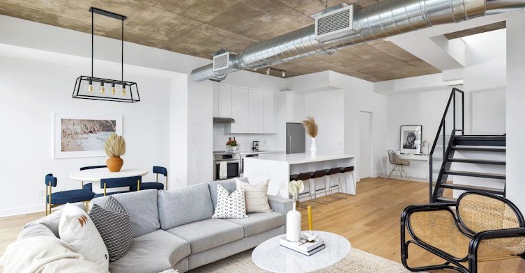 Ph1011-60 Bathurst Street, Toronto, ON, M5V 2P4