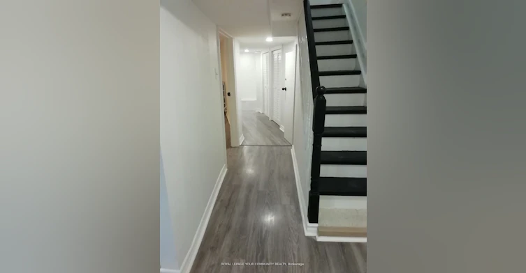 Lower-10 Ulster Street, Toronto, ON, M5S 1E2 - 12