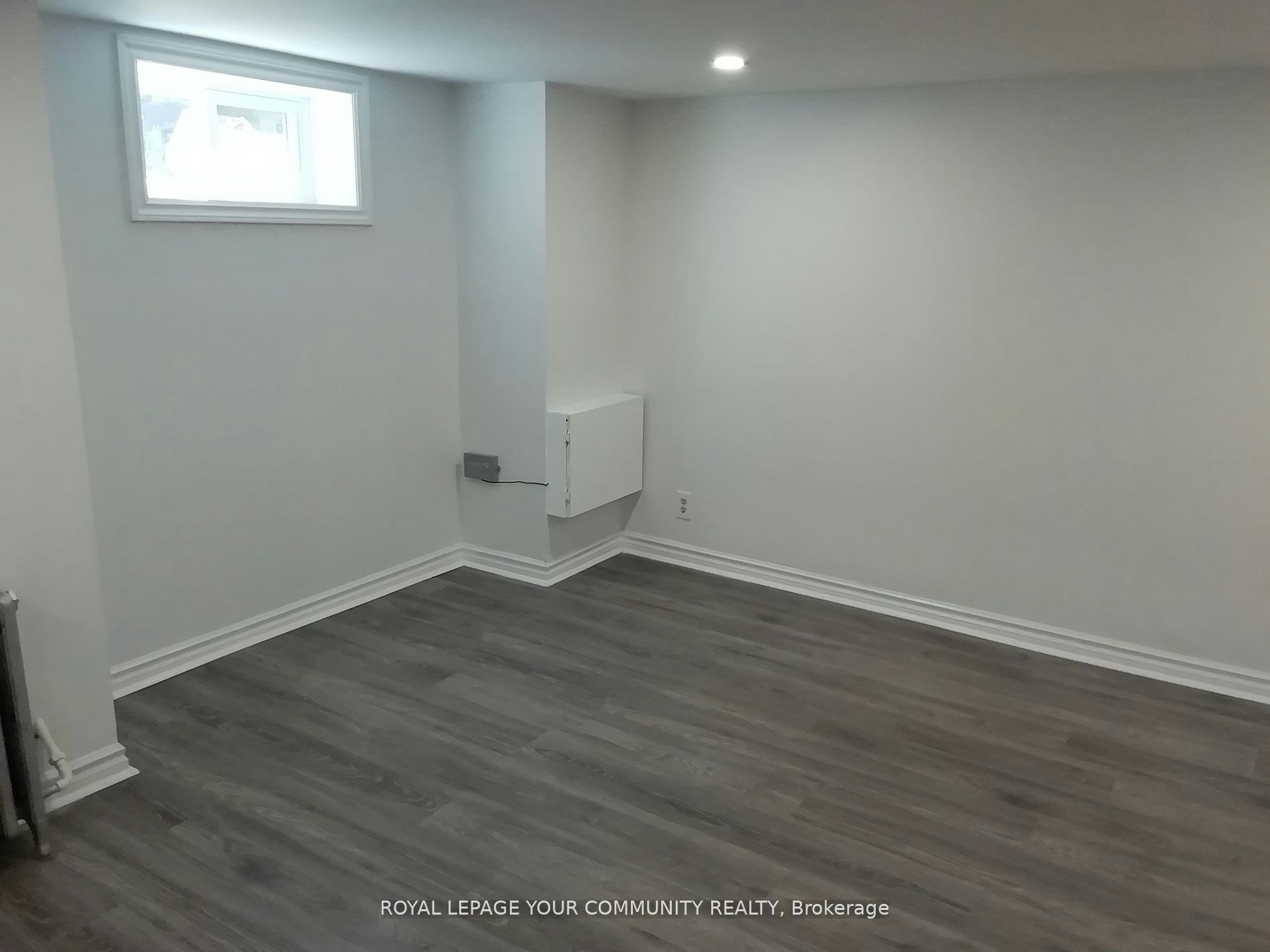 Lower-10 Ulster Street, Toronto, ON, M5S 1E2 - 11