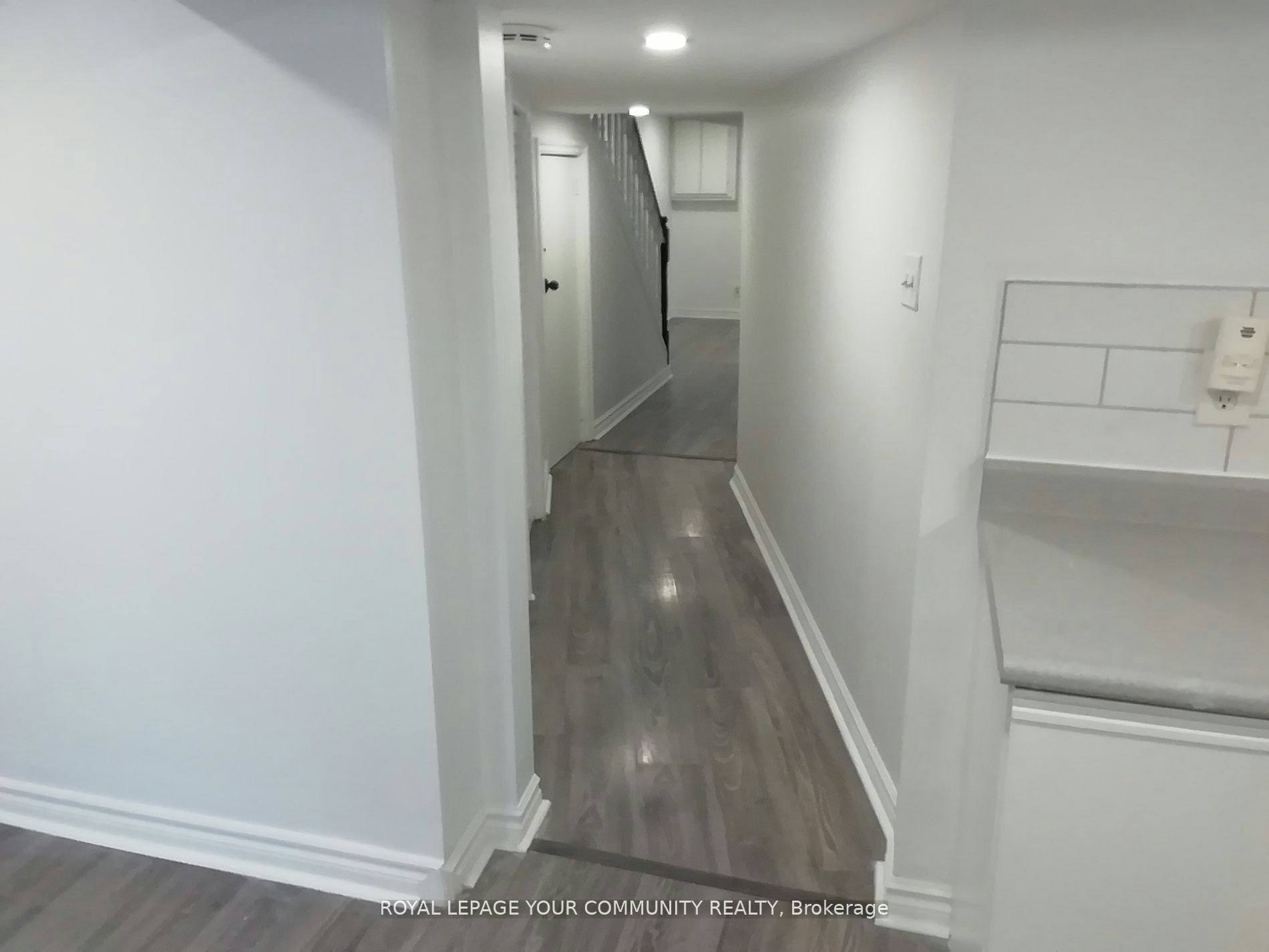 Lower-10 Ulster Street, Toronto, ON, M5S 1E2 - 13