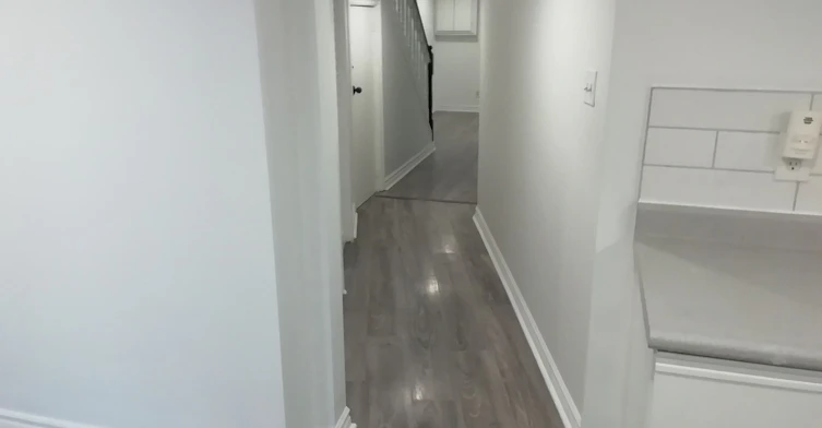 Lower-10 Ulster Street, Toronto, ON, M5S 1E2 - 13