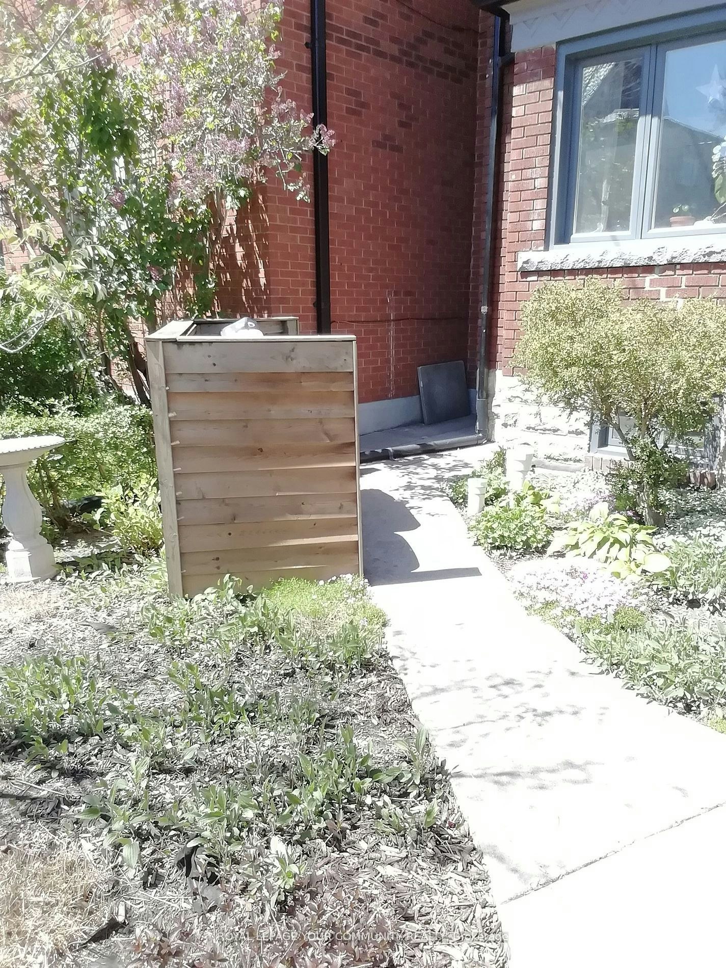 Lower-10 Ulster Street, Toronto, ON, M5S 1E2 - 2