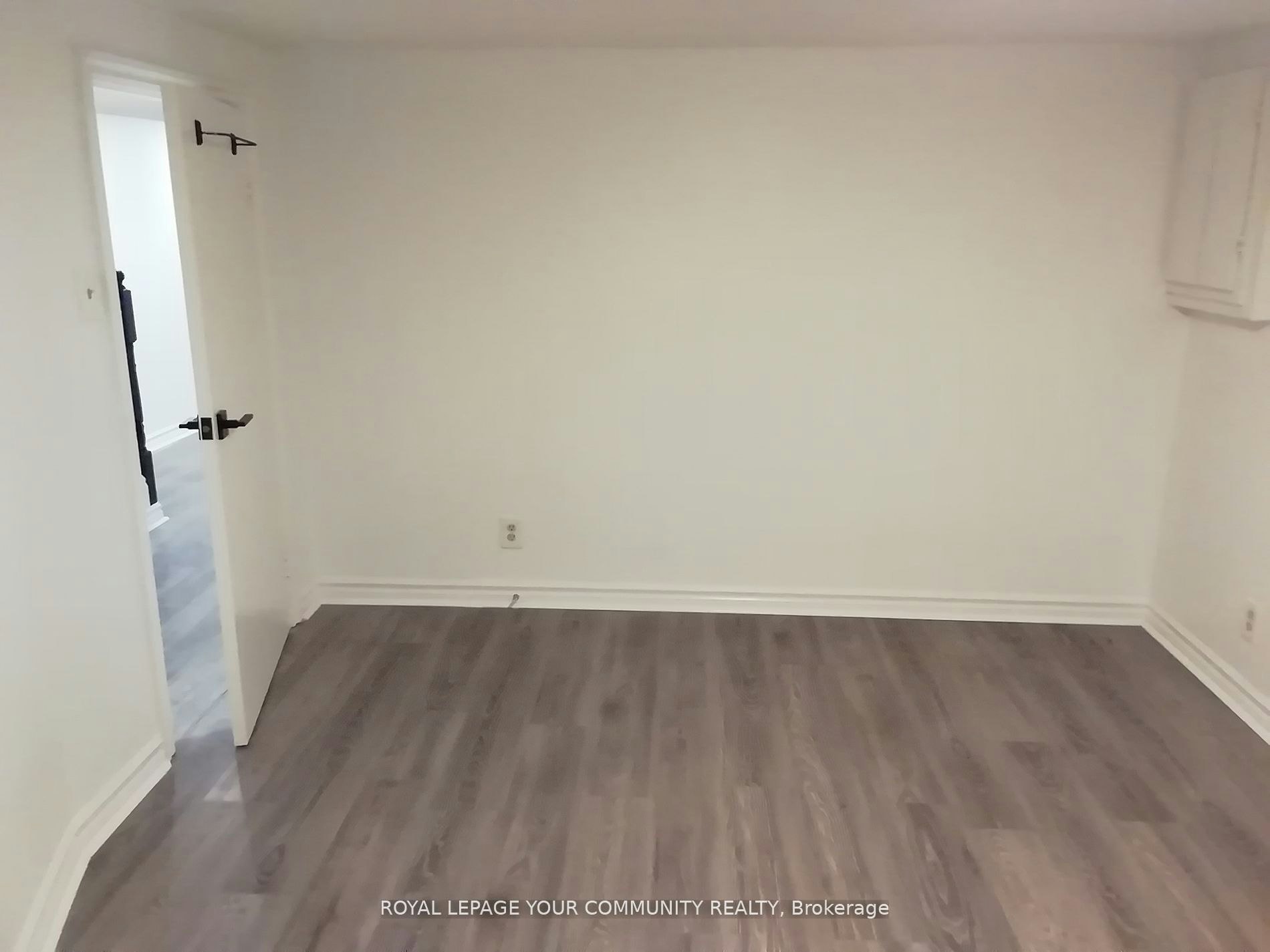 Lower-10 Ulster Street, Toronto, ON, M5S 1E2 - 9