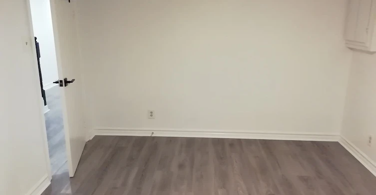 Lower-10 Ulster Street, Toronto, ON, M5S 1E2 - 9