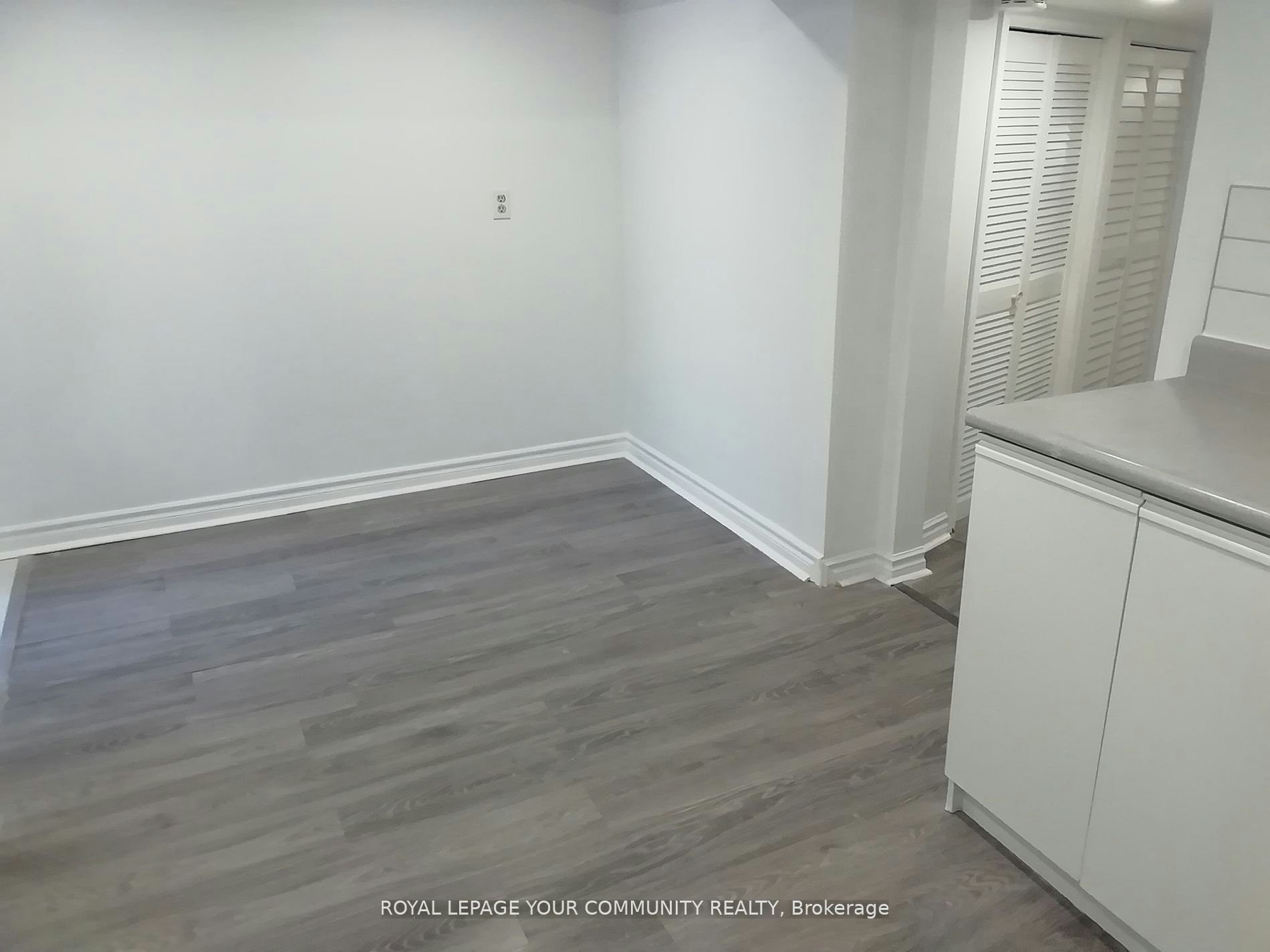 Lower-10 Ulster Street, Toronto, ON, M5S 1E2 - 7